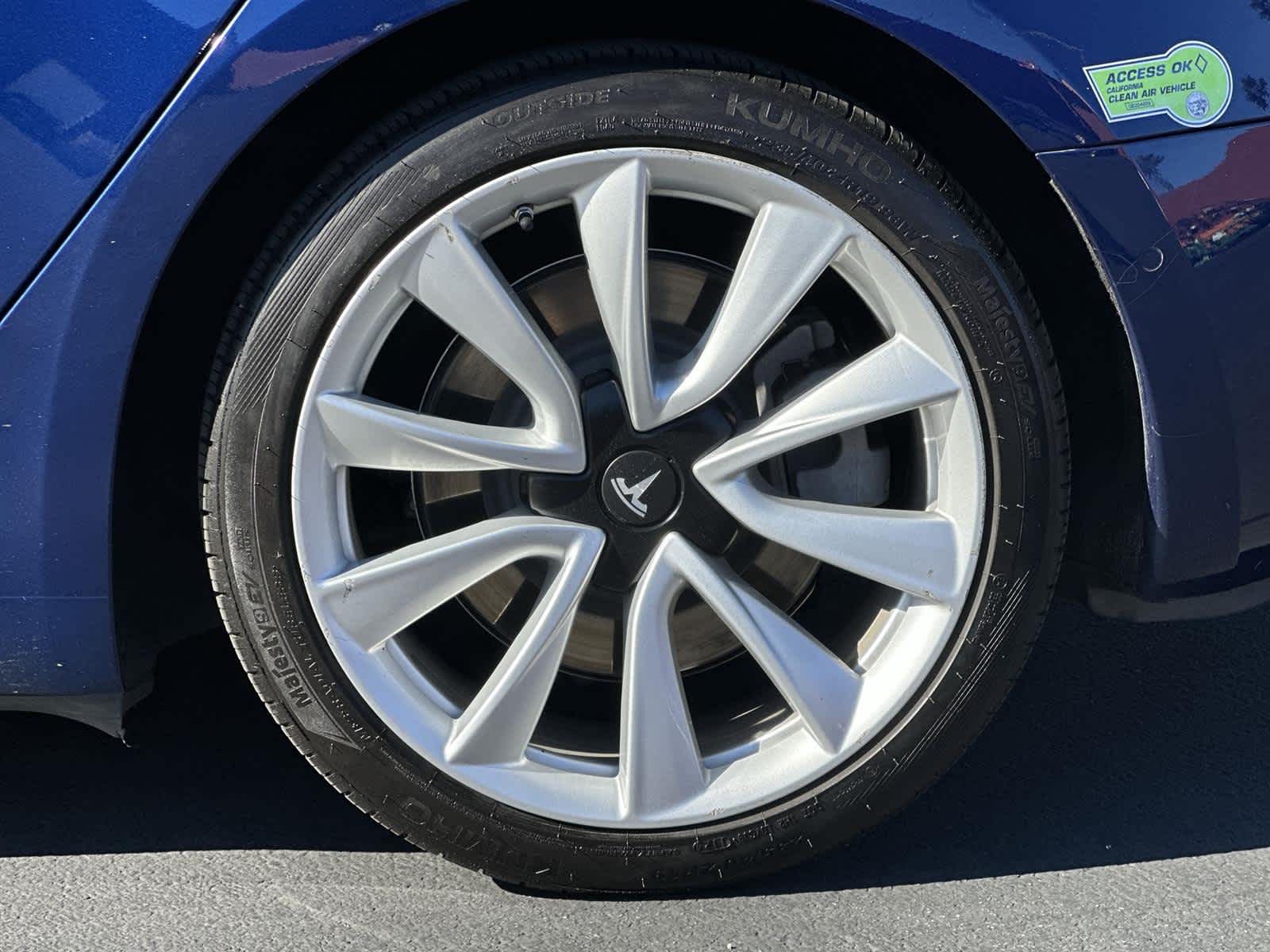 Thumbnail: 2019 Tesla Model 3 - 8