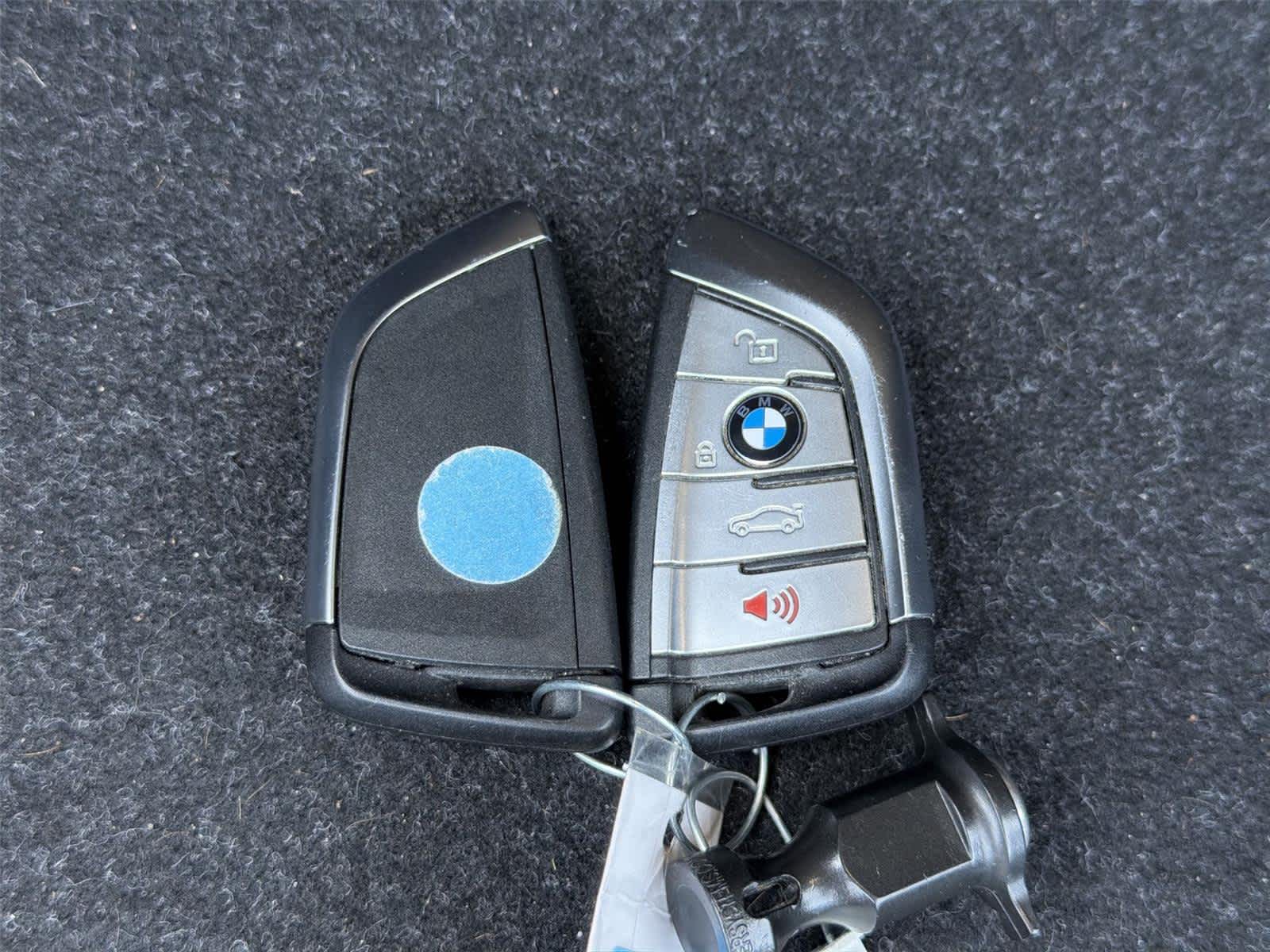 Thumbnail: 2023 BMW 5 Series - 22