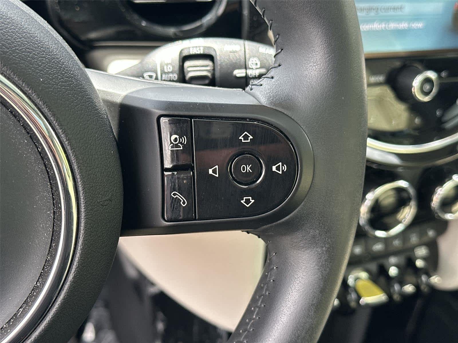 Thumbnail: 2022 MINI Cooper Hardtop - 25