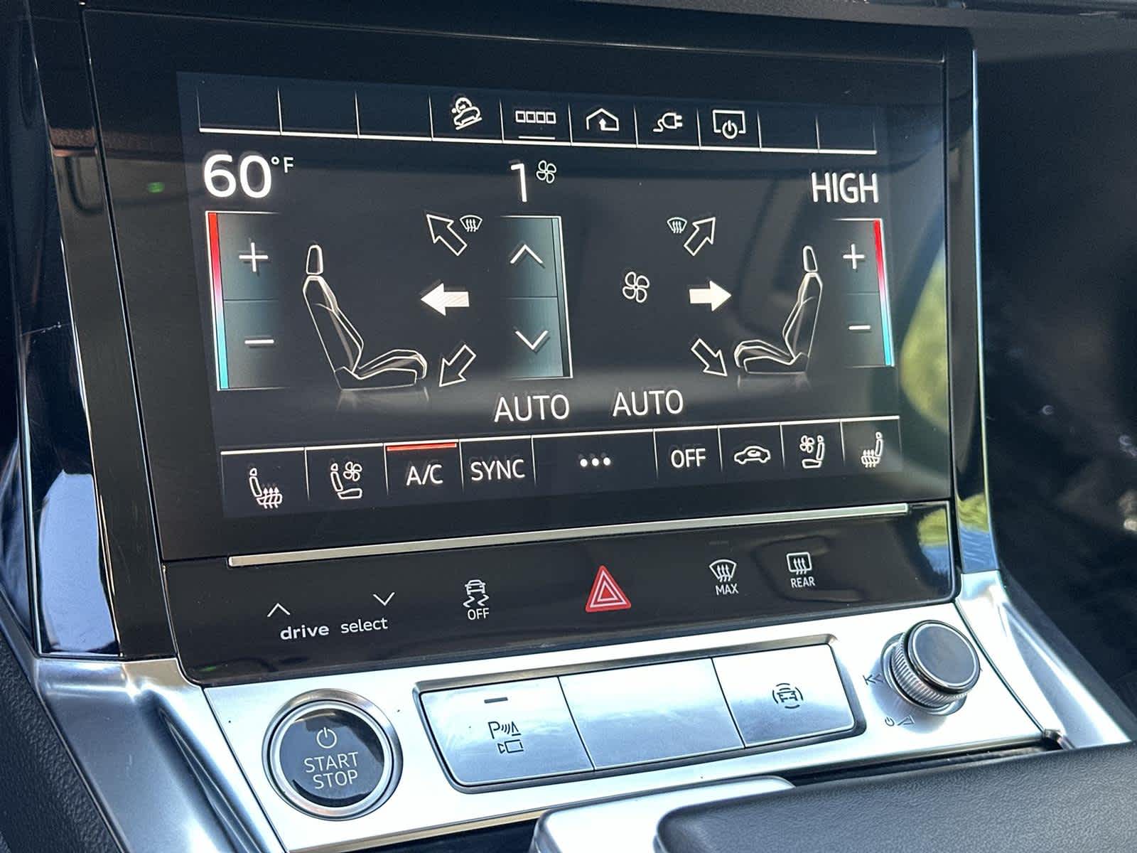 Thumbnail: 2022 Audi e-tron - 27