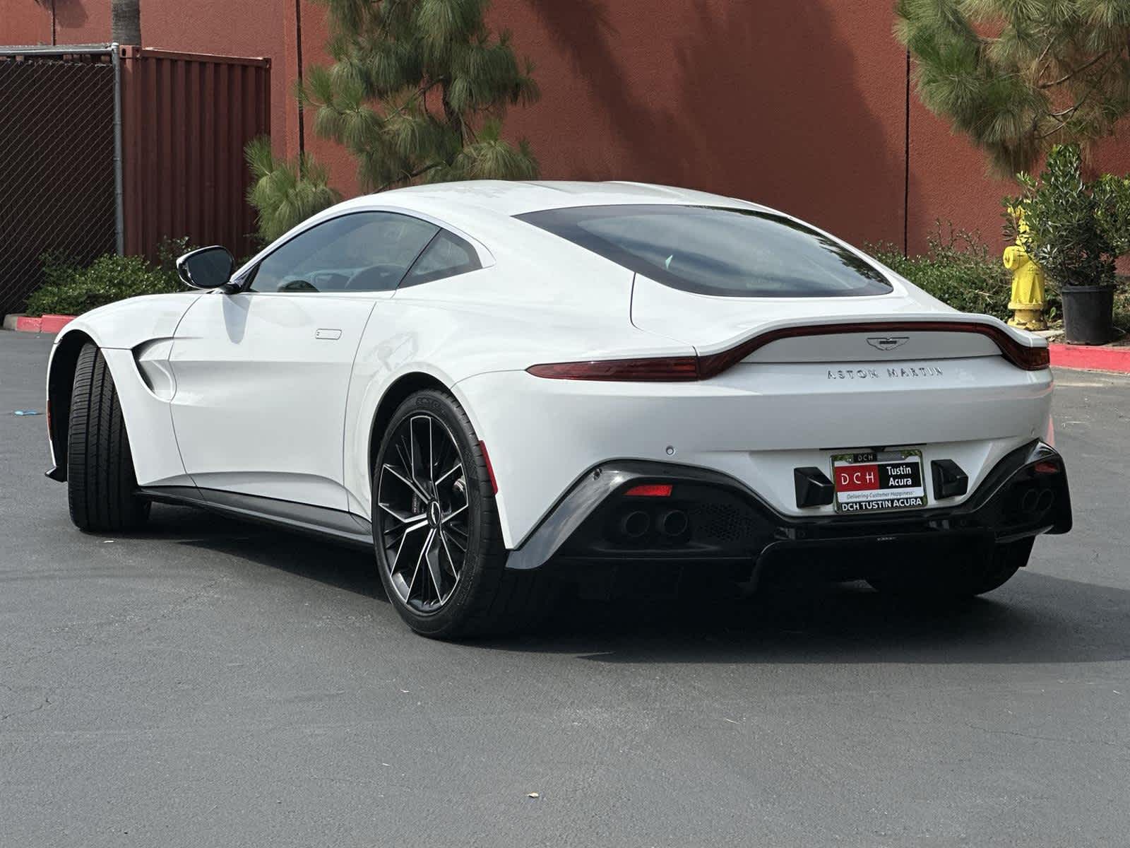 Thumbnail: 2022 Aston Martin Vantage - 4