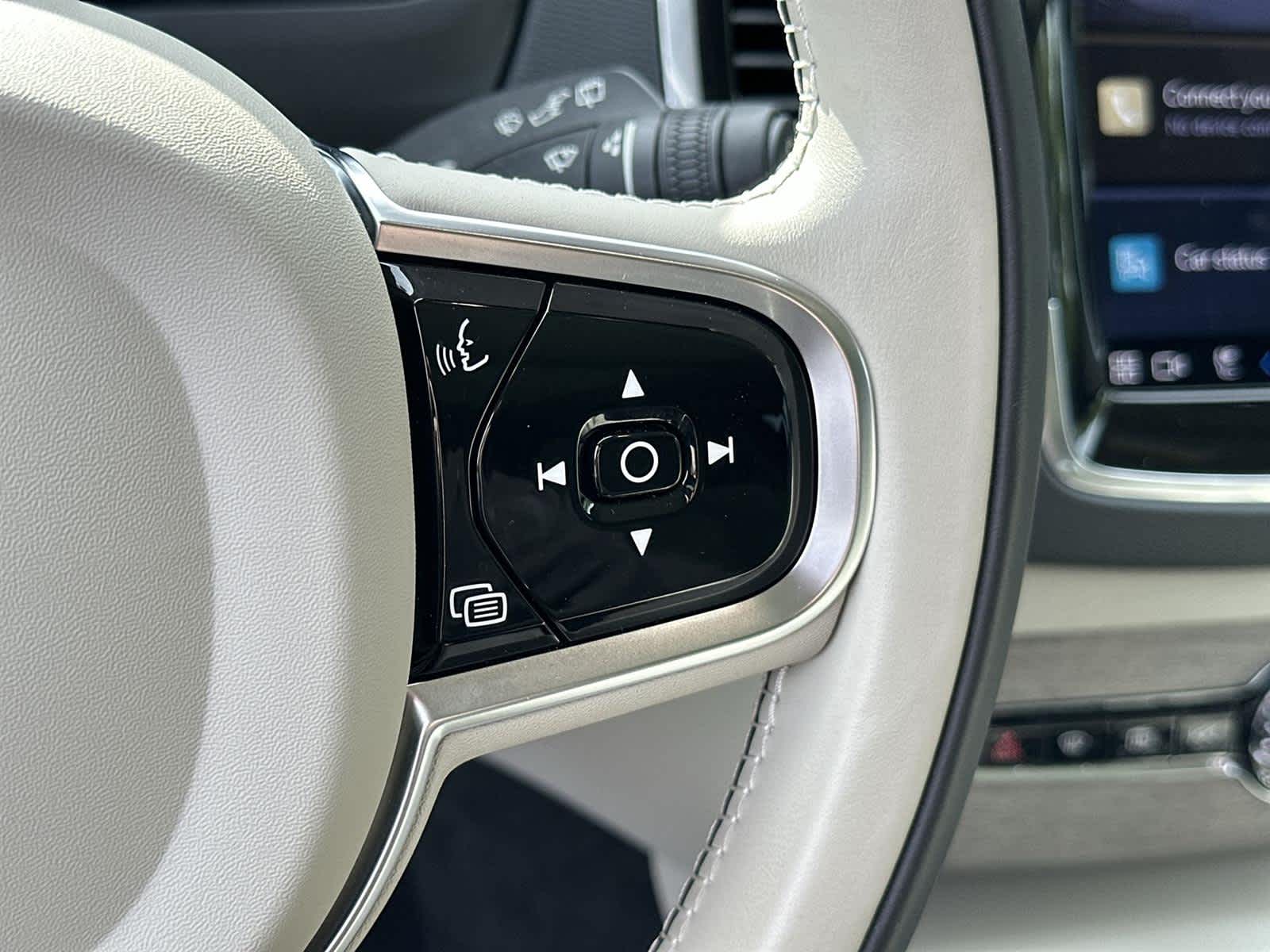 Thumbnail: 2023 Volvo XC90 - 24