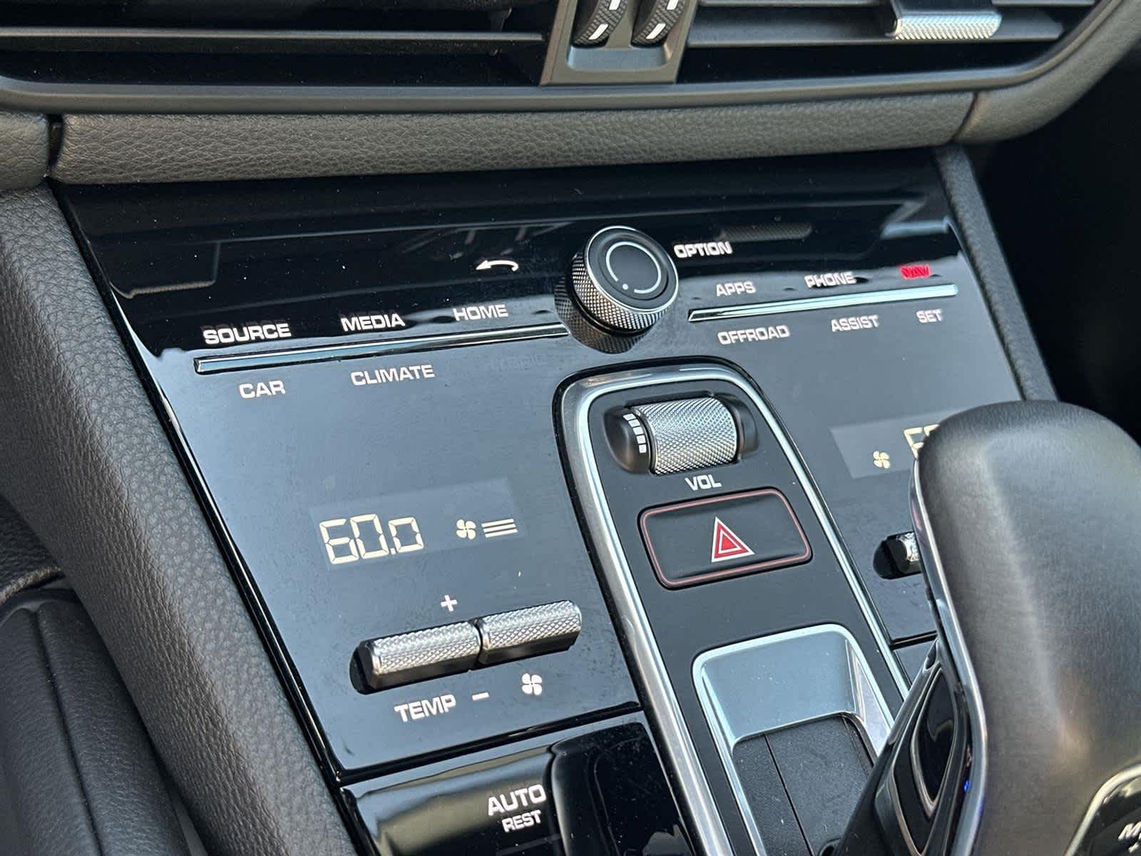 Thumbnail: 2023 Porsche Cayenne - 28