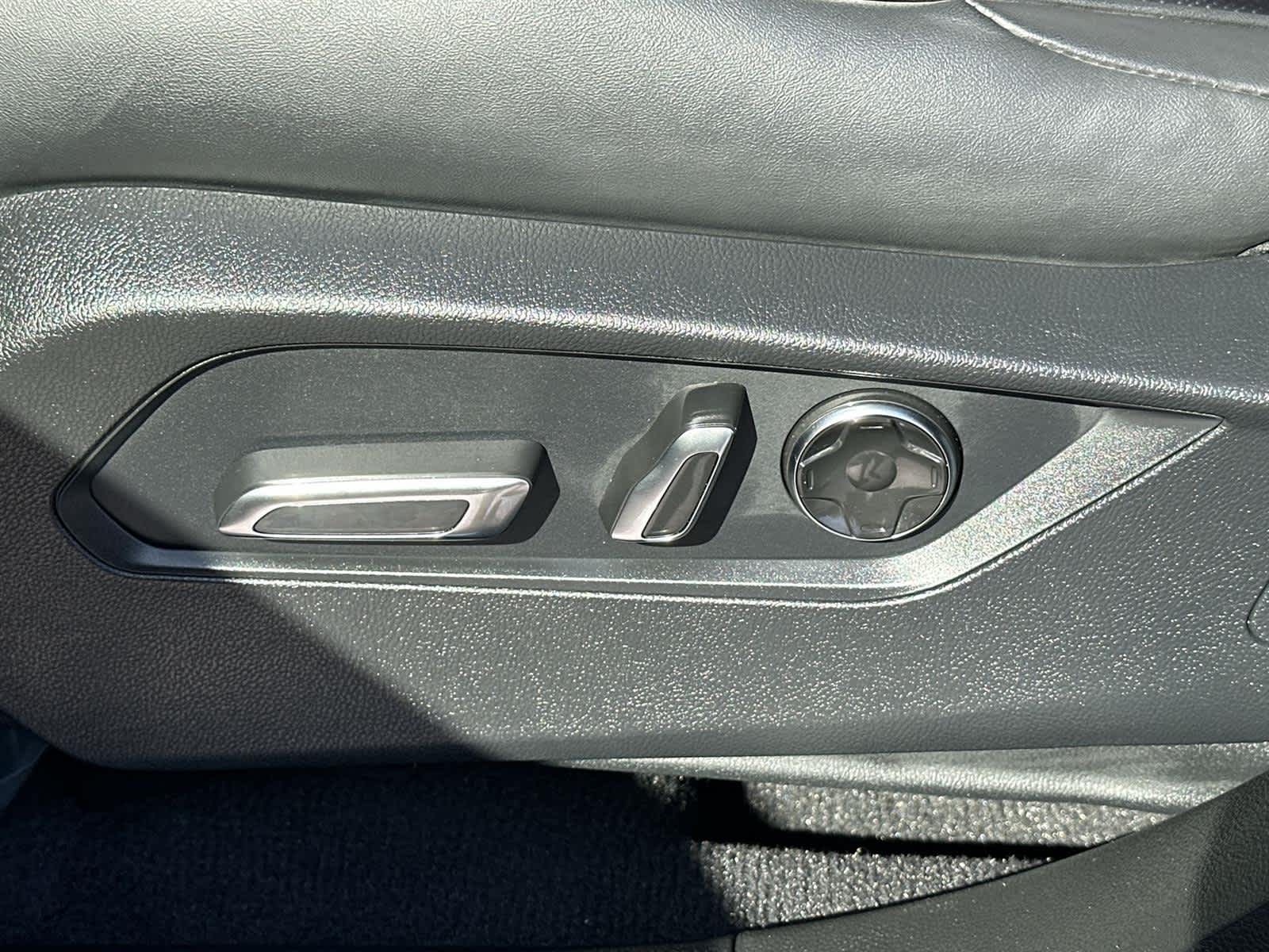 Thumbnail: 2023 Acura RDX - 23