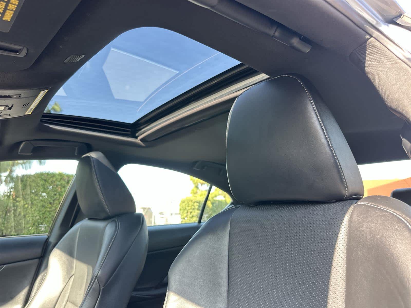 Thumbnail: 2021 Lexus IS - 32