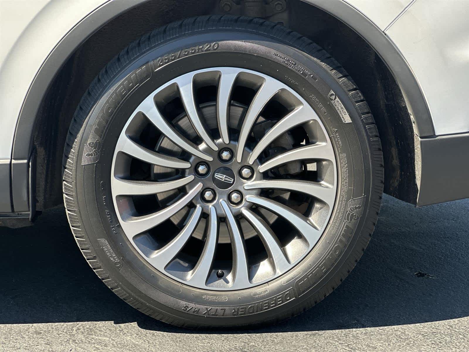 Thumbnail: 2020 Lincoln Aviator - 9