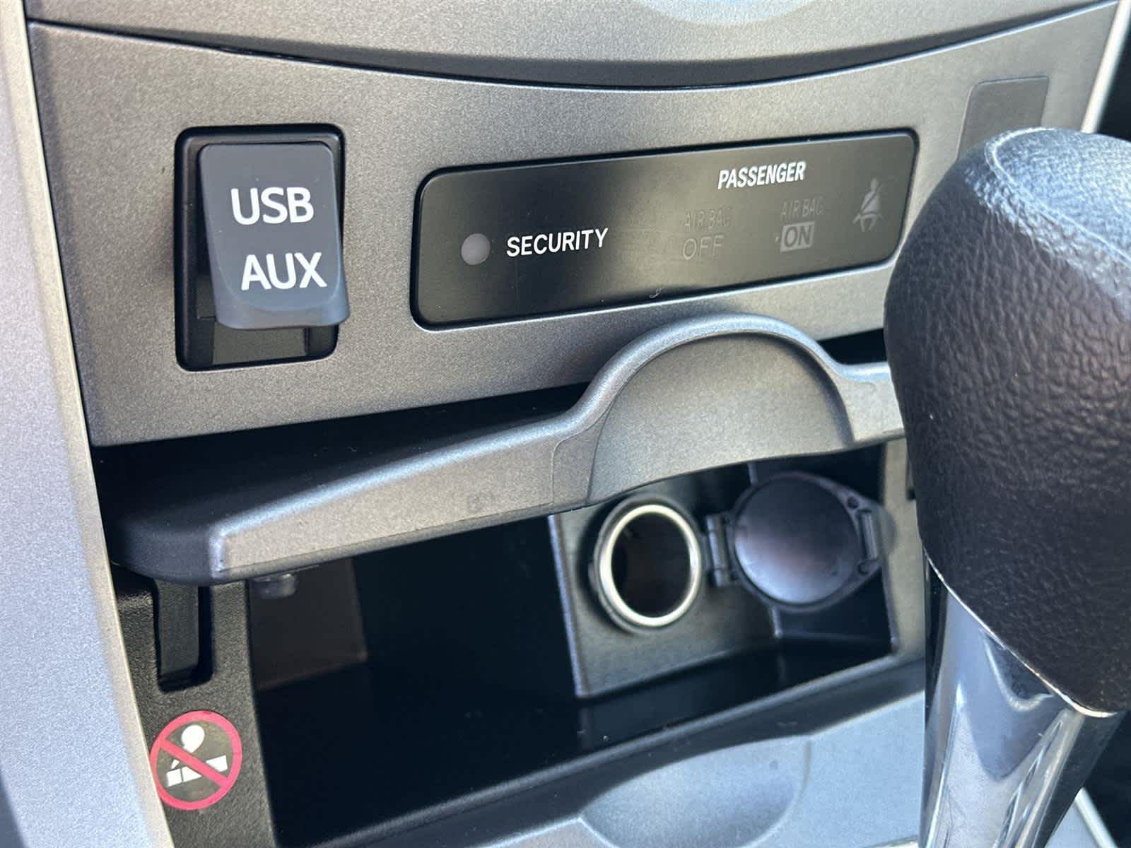 Thumbnail: 2013 Toyota Corolla - 25