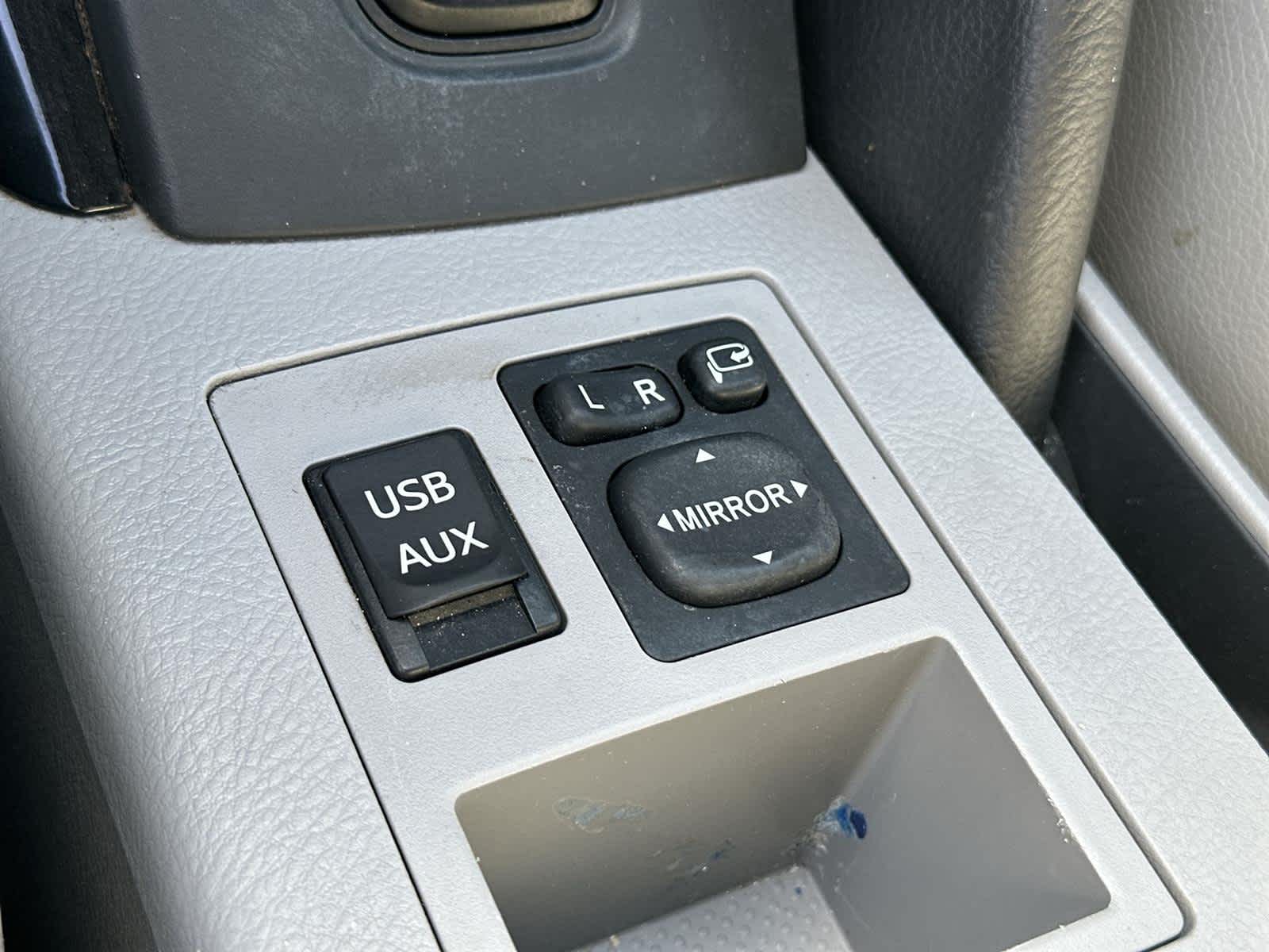 Thumbnail: 2014 Toyota RAV4 - 27