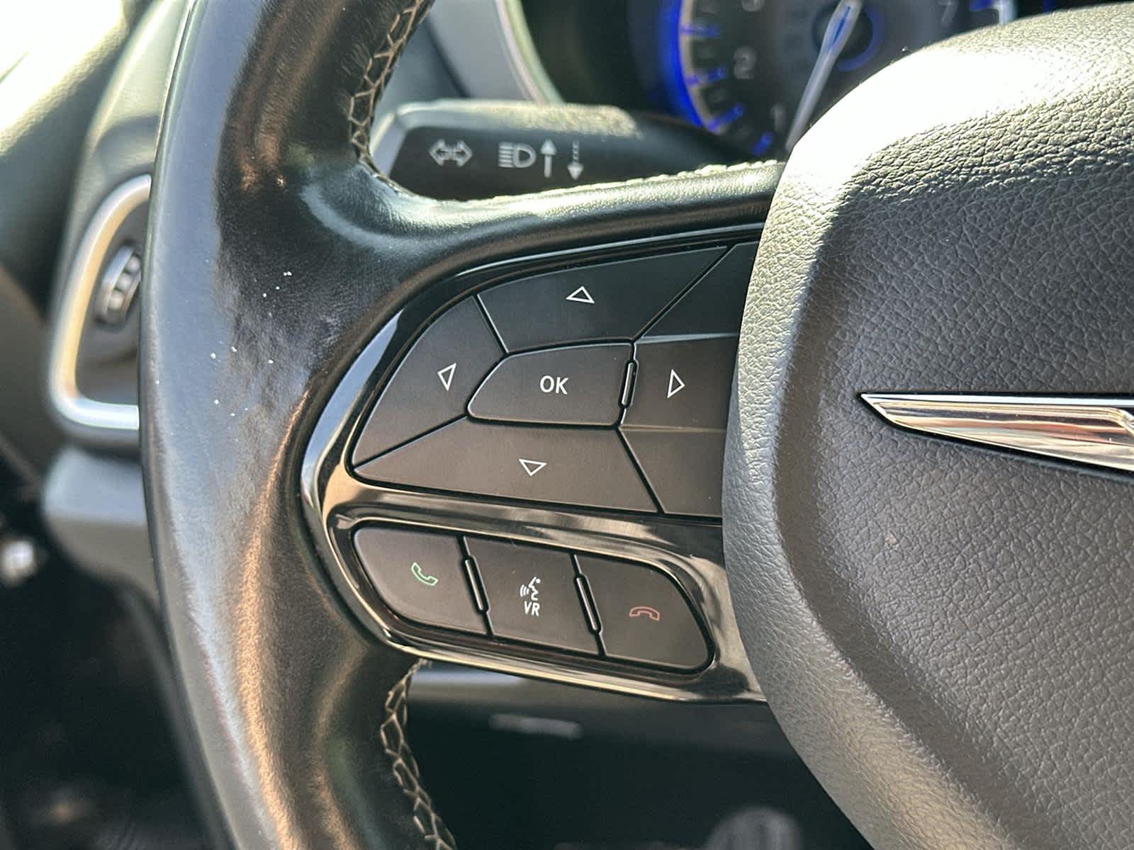 Thumbnail: 2019 Chrysler Pacifica - 24