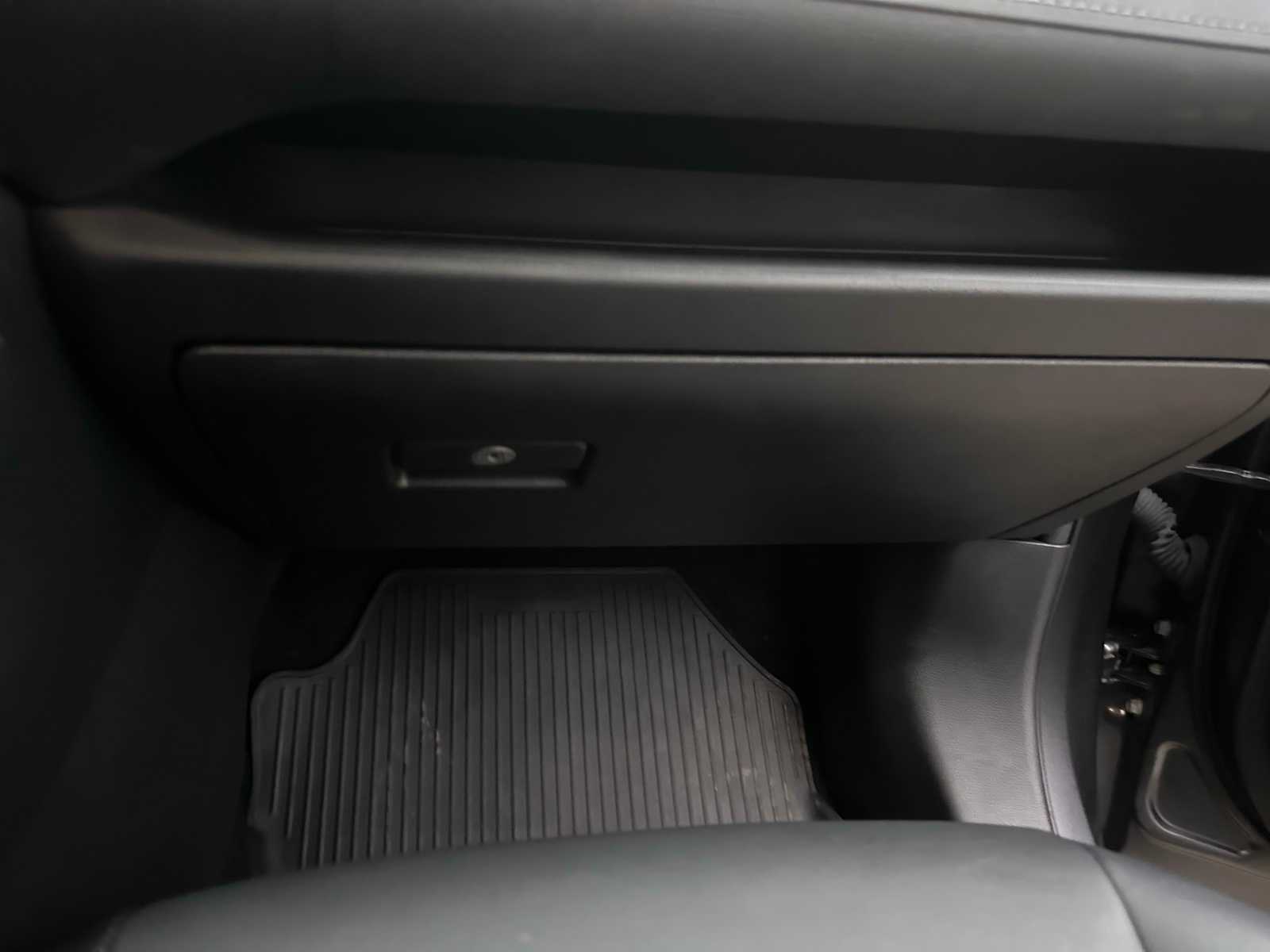 Thumbnail: 2022 Toyota RAV4 - 23