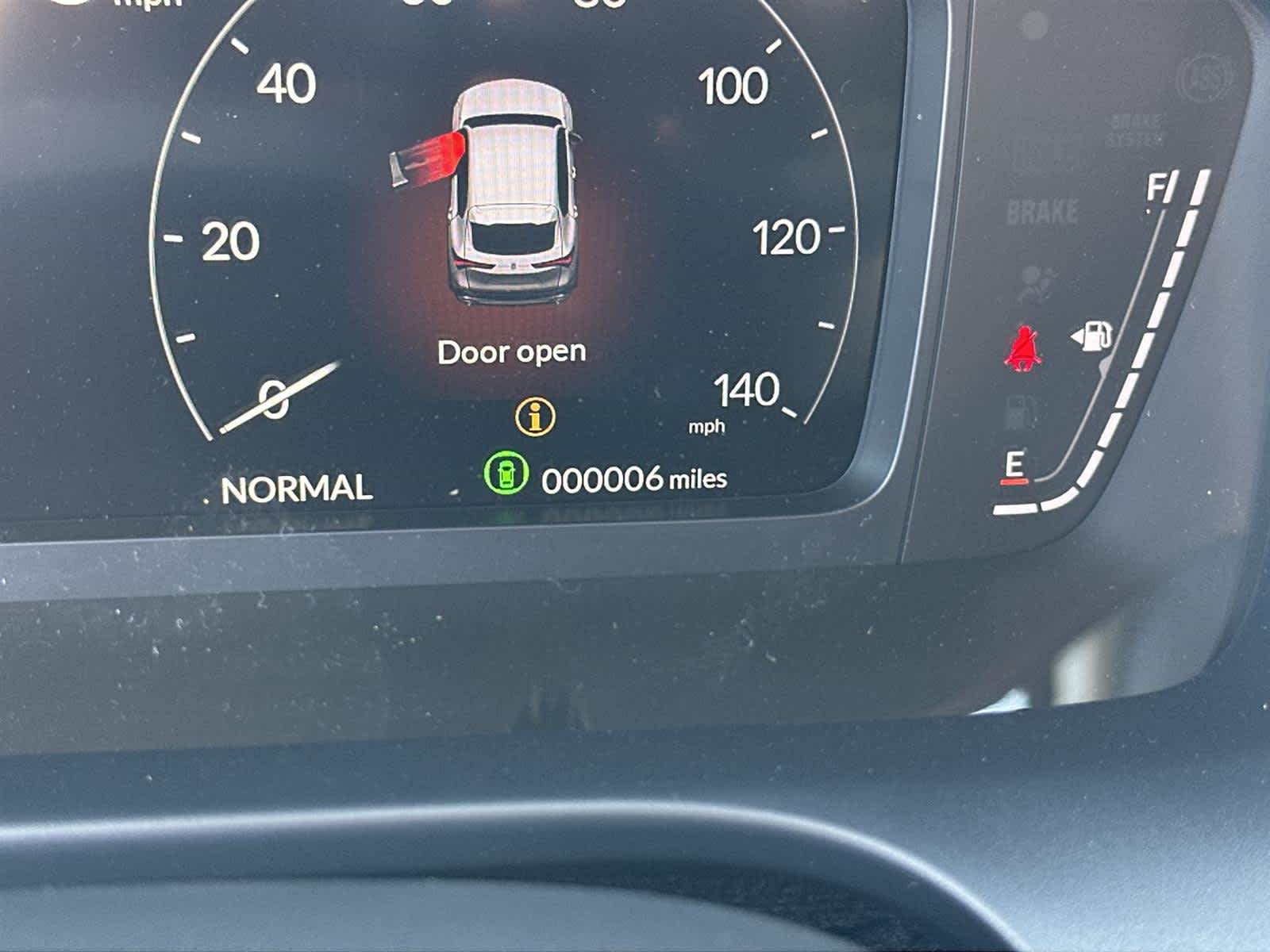 Thumbnail: 2025 Acura ADX - 18