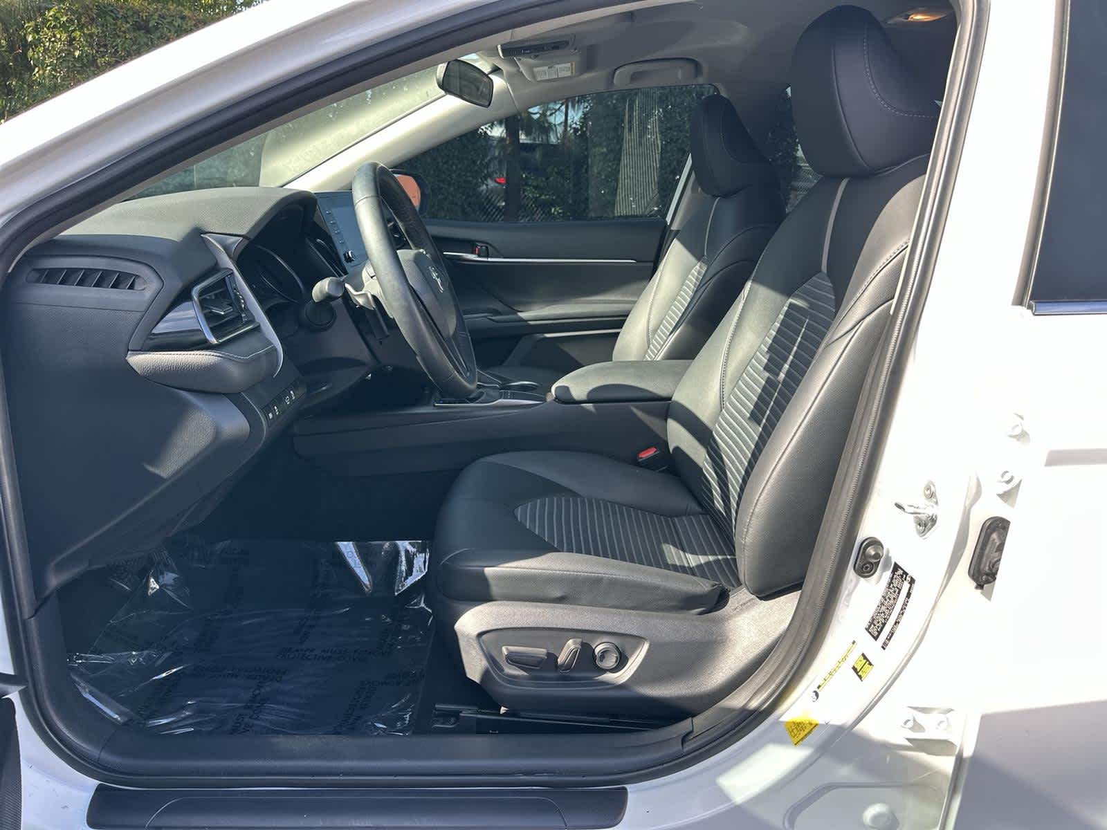 Thumbnail: 2023 Toyota Camry - 10