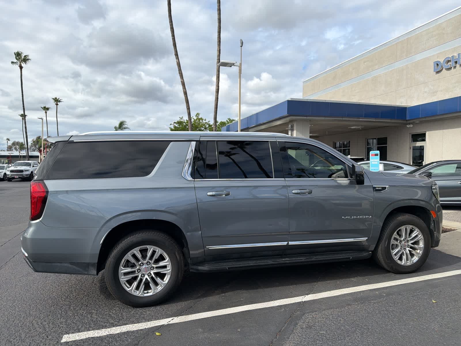 Thumbnail: 2022 GMC Yukon XL - 6