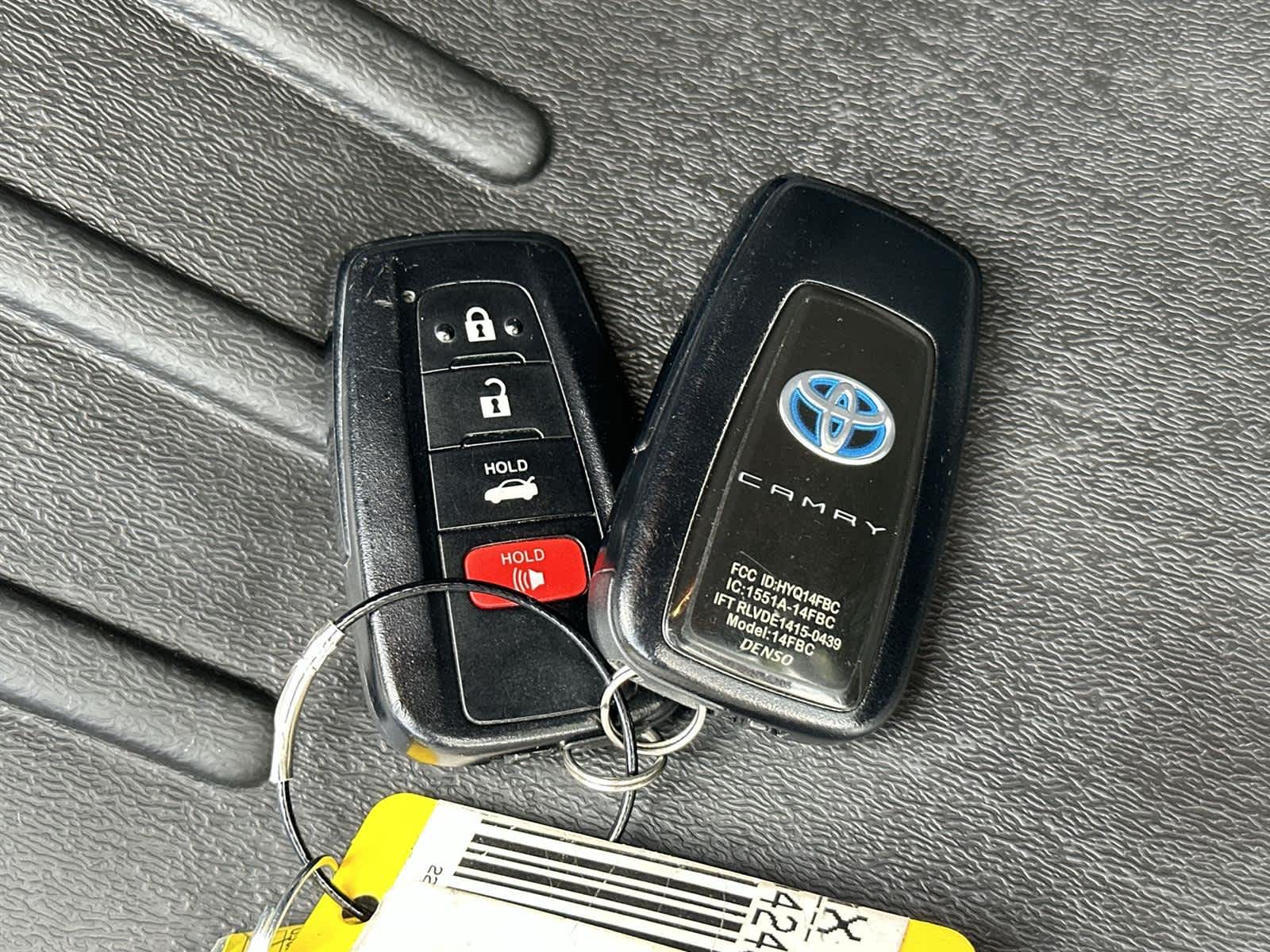 Thumbnail: 2022 Toyota Camry - 21