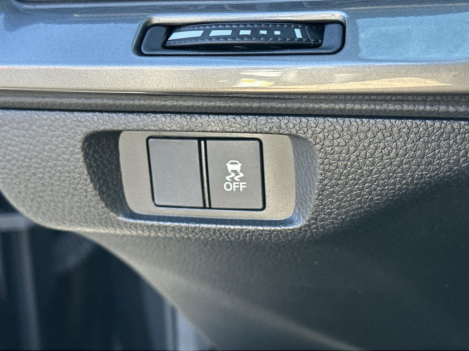 Thumbnail: 2025 Acura Integra - 29