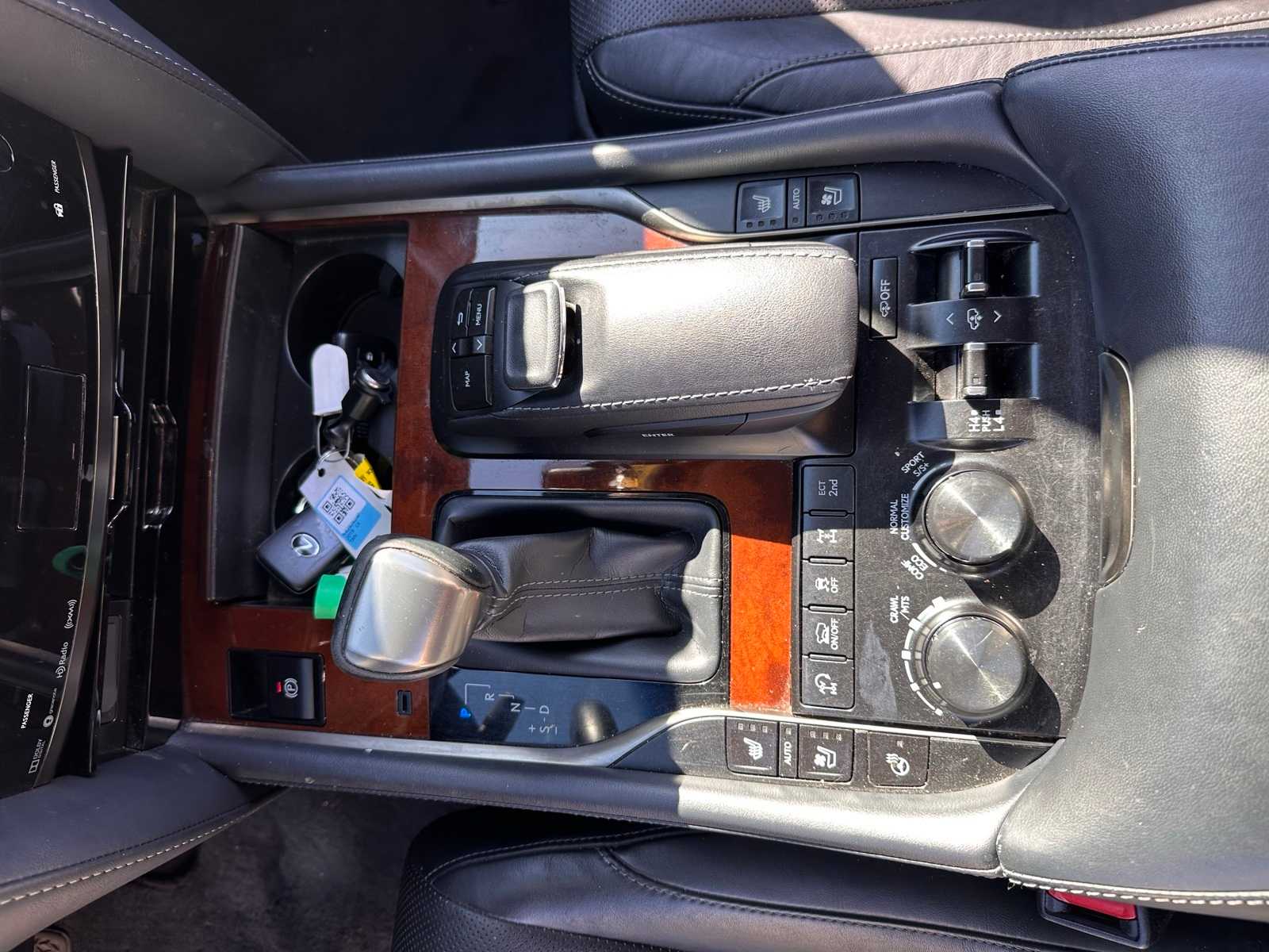 Thumbnail: 2019 Lexus LX - 18