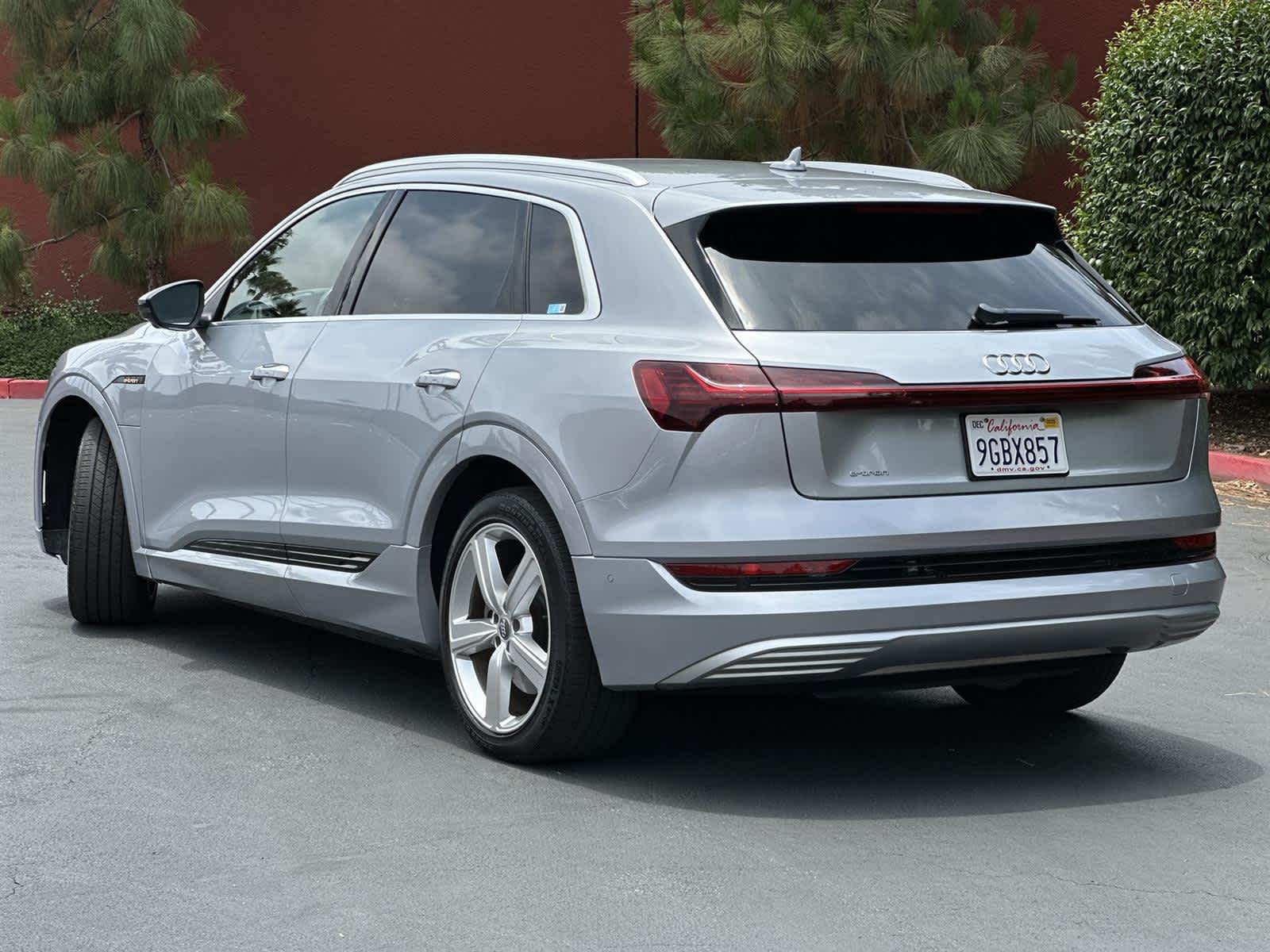 Thumbnail: 2019 Audi e-tron - 4