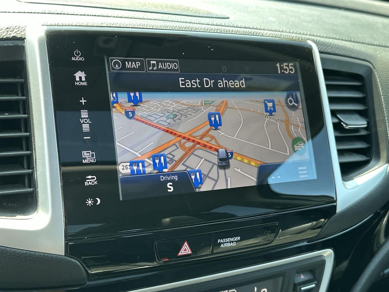 Thumbnail: 2017 Honda Pilot - 17