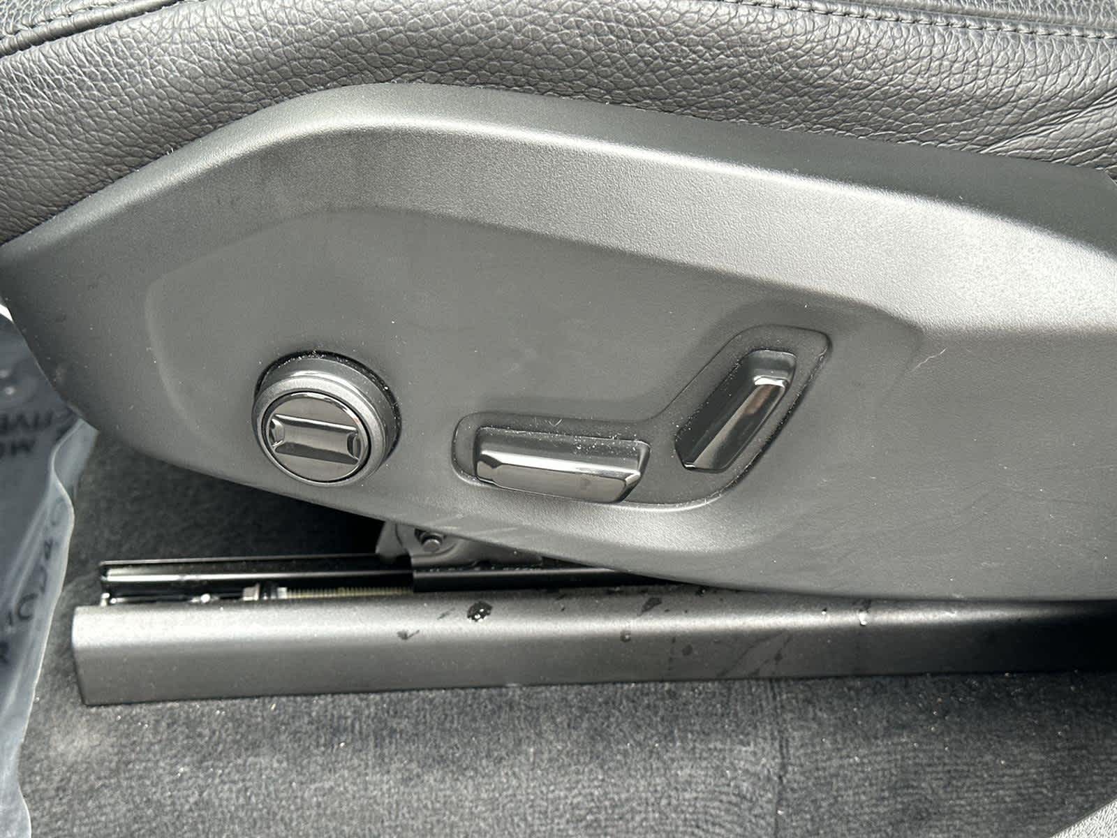 Thumbnail: 2025 Volvo XC90 - 22