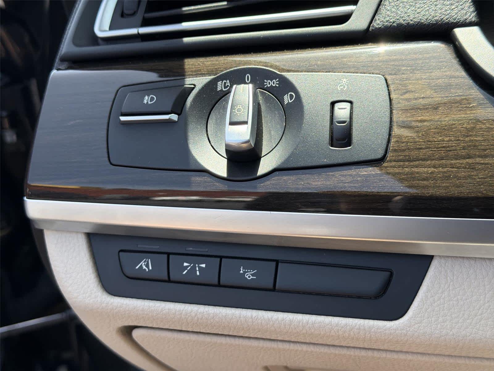 Thumbnail: 2012 BMW 7 Series - 37