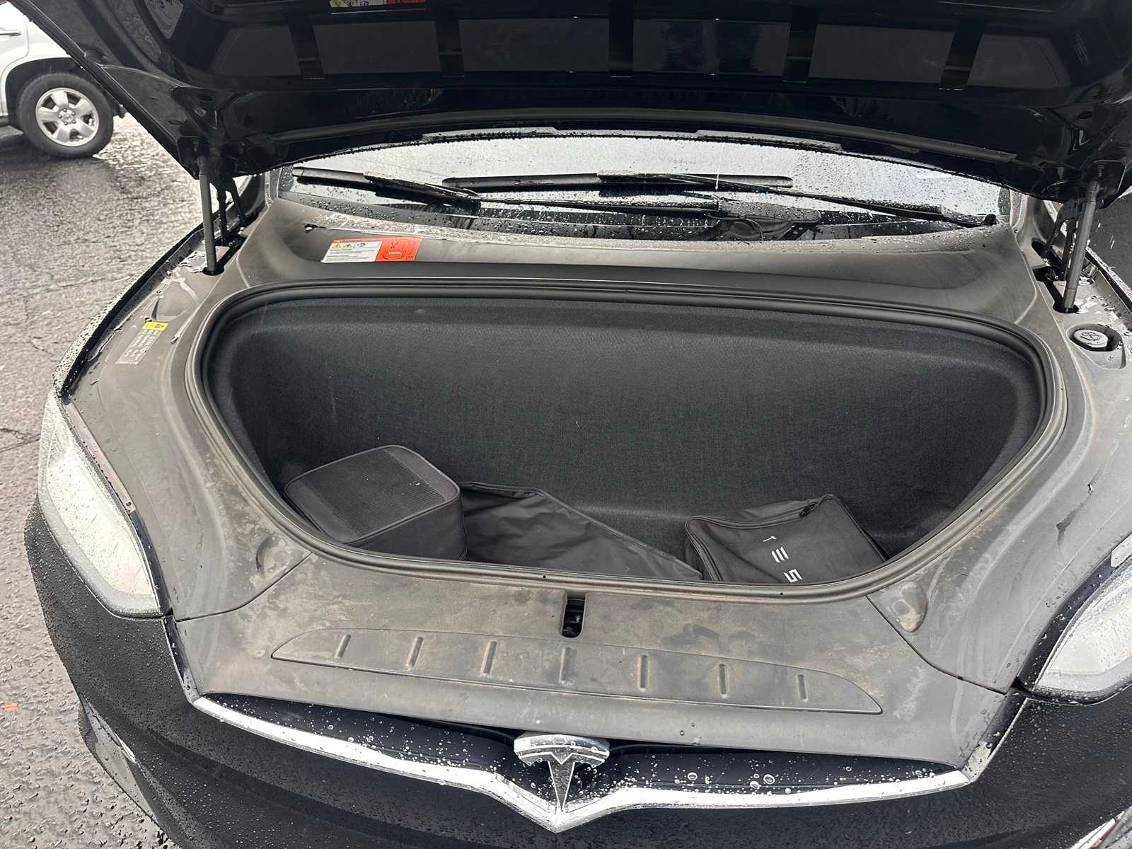 Thumbnail: 2018 Tesla Model X - 11