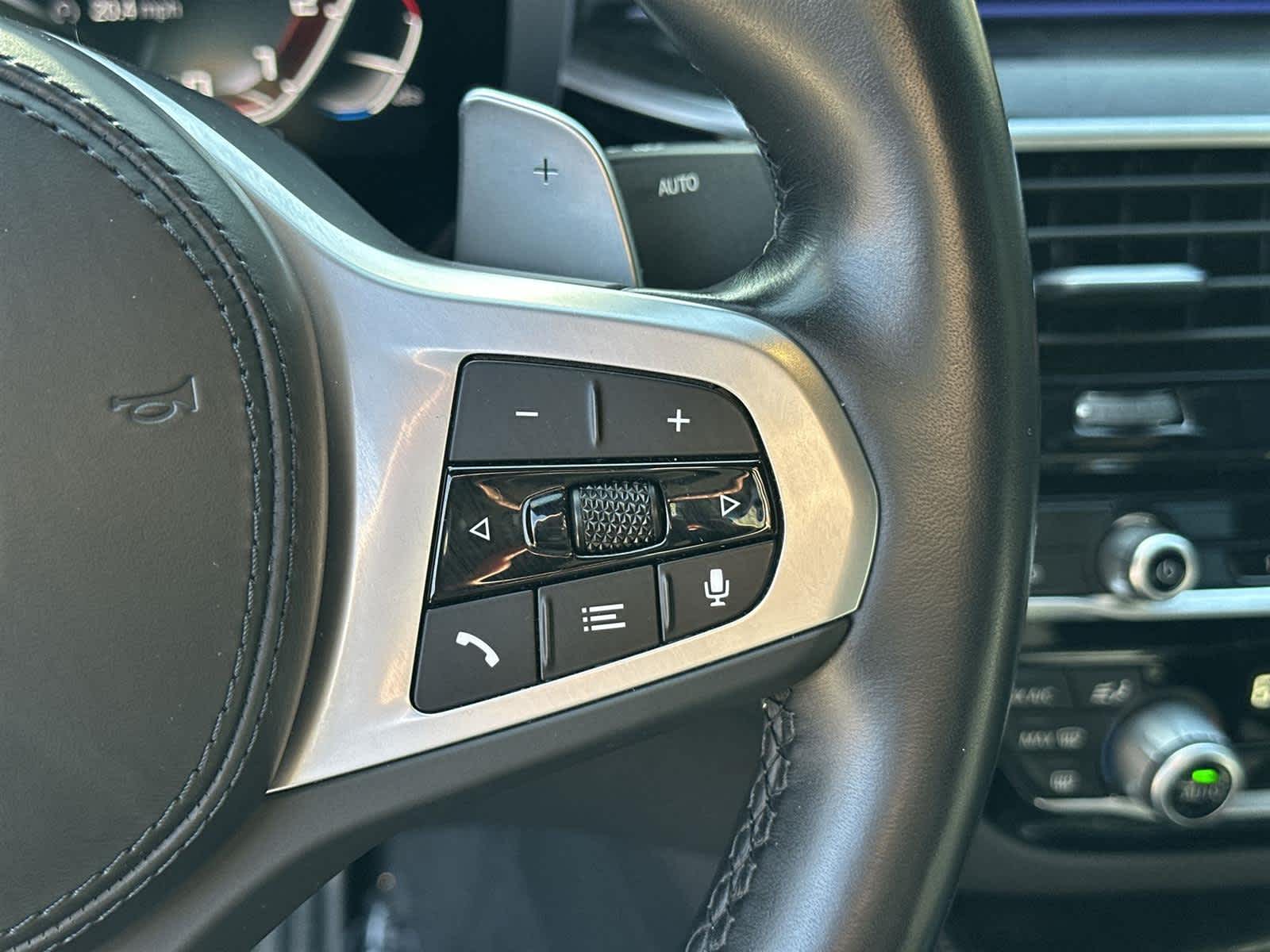 Thumbnail: 2022 BMW 5 Series - 25