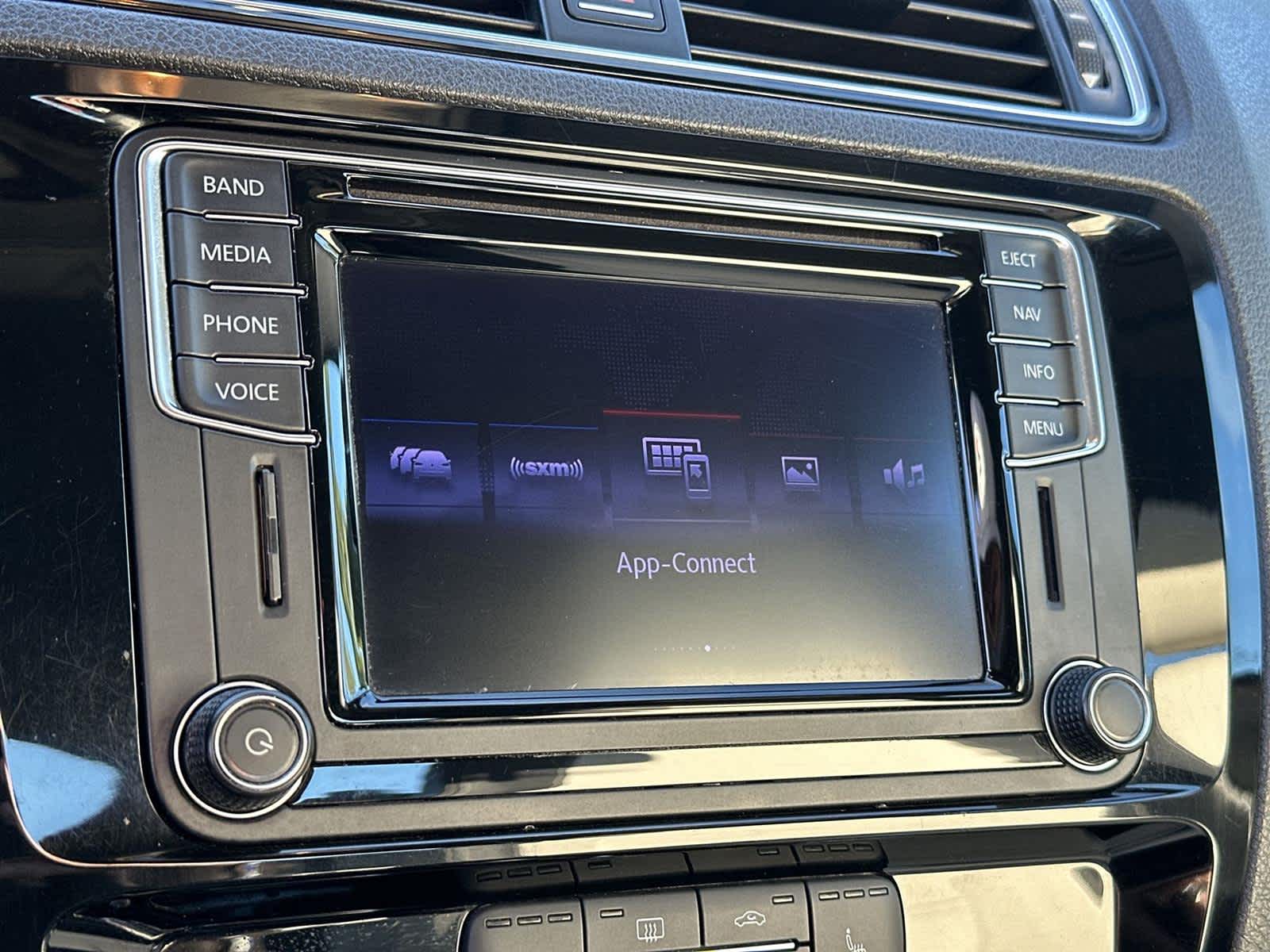 Thumbnail: 2016 Volkswagen Jetta - 28