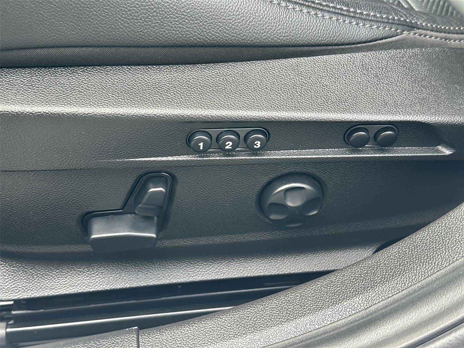 Thumbnail: 2023 Alfa Romeo Giulia - 23