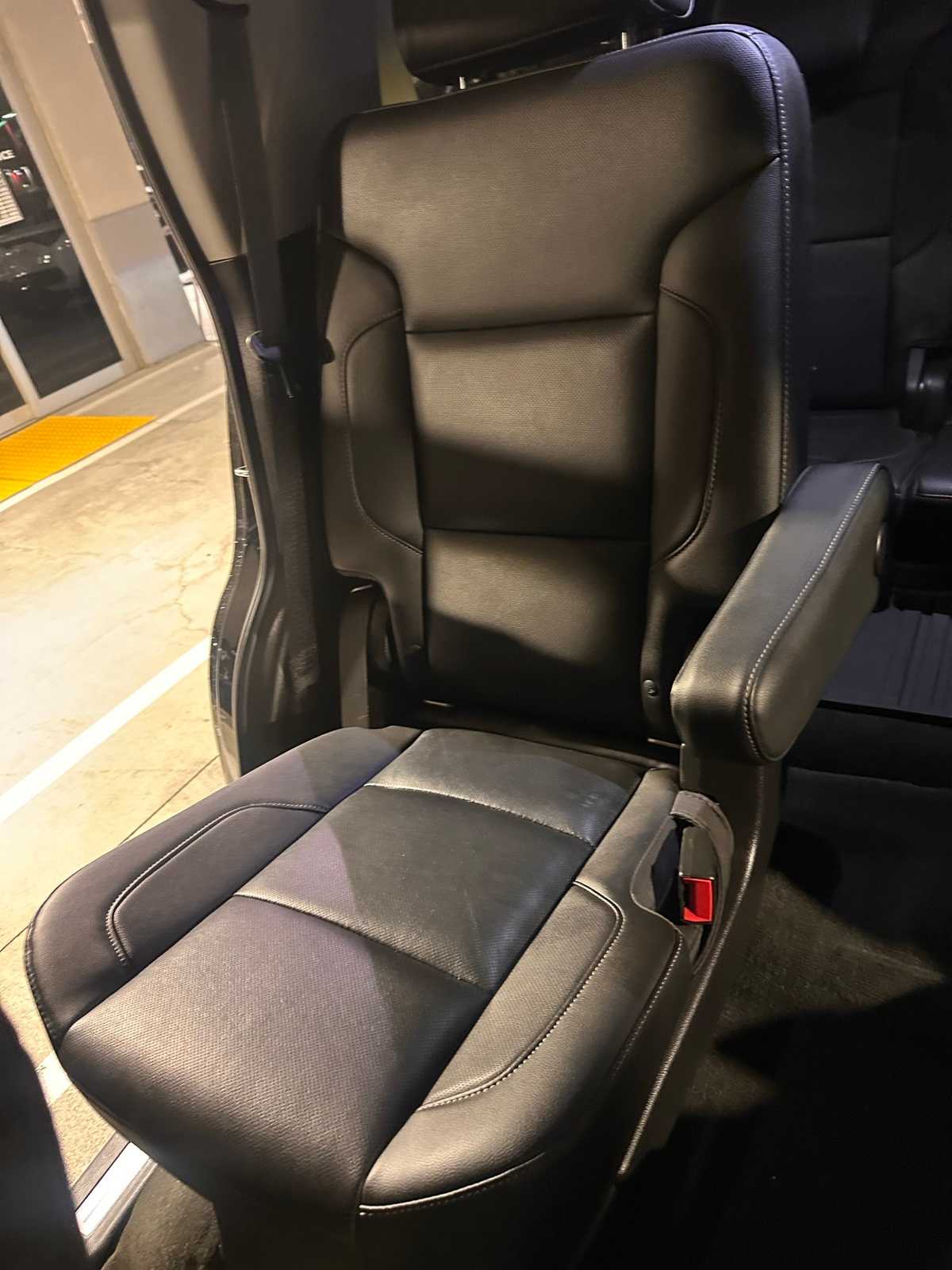 Thumbnail: 2018 Chevrolet Tahoe - 14