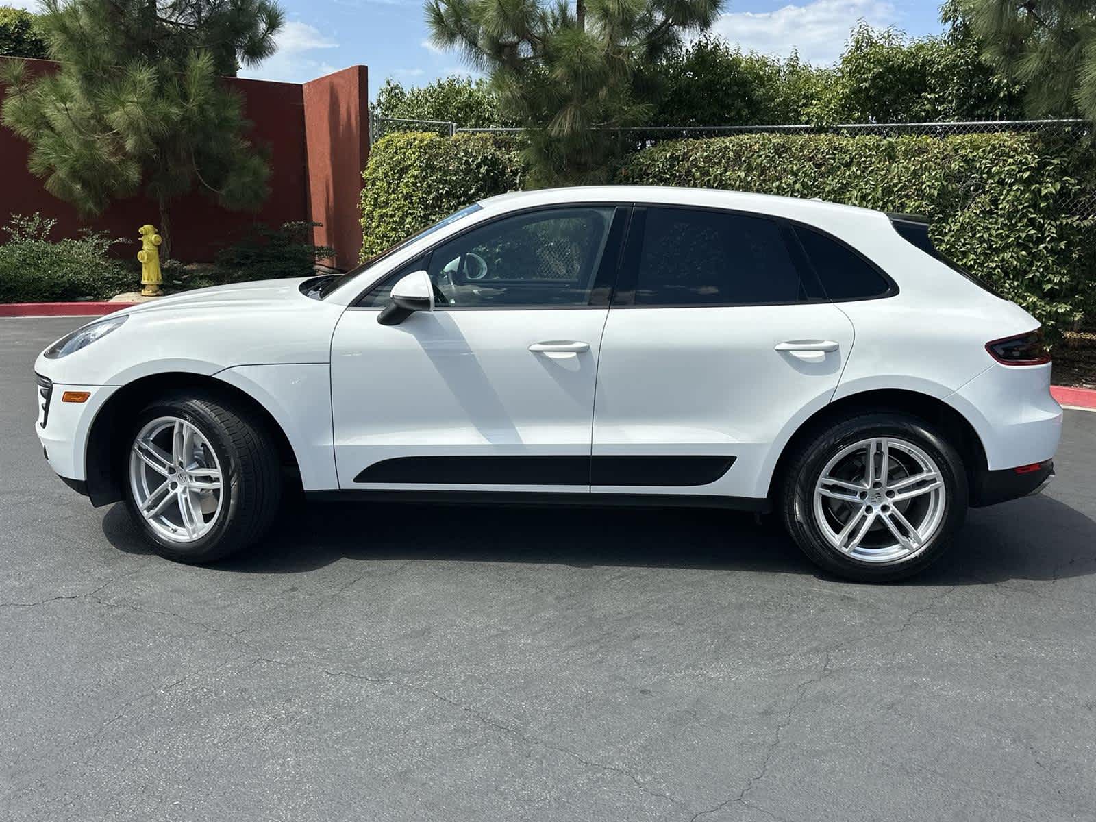 Thumbnail: 2018 Porsche Macan - 3