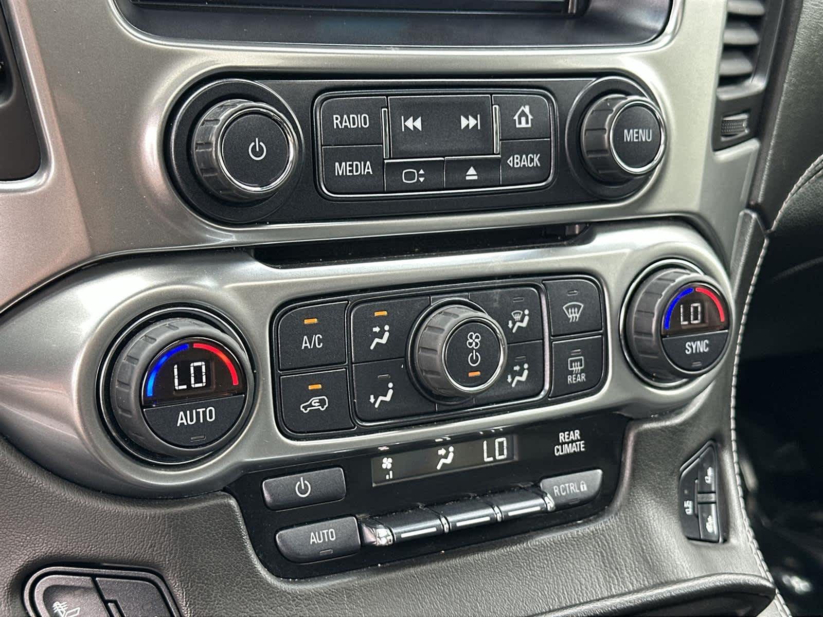 Thumbnail: 2016 Chevrolet Suburban - 27