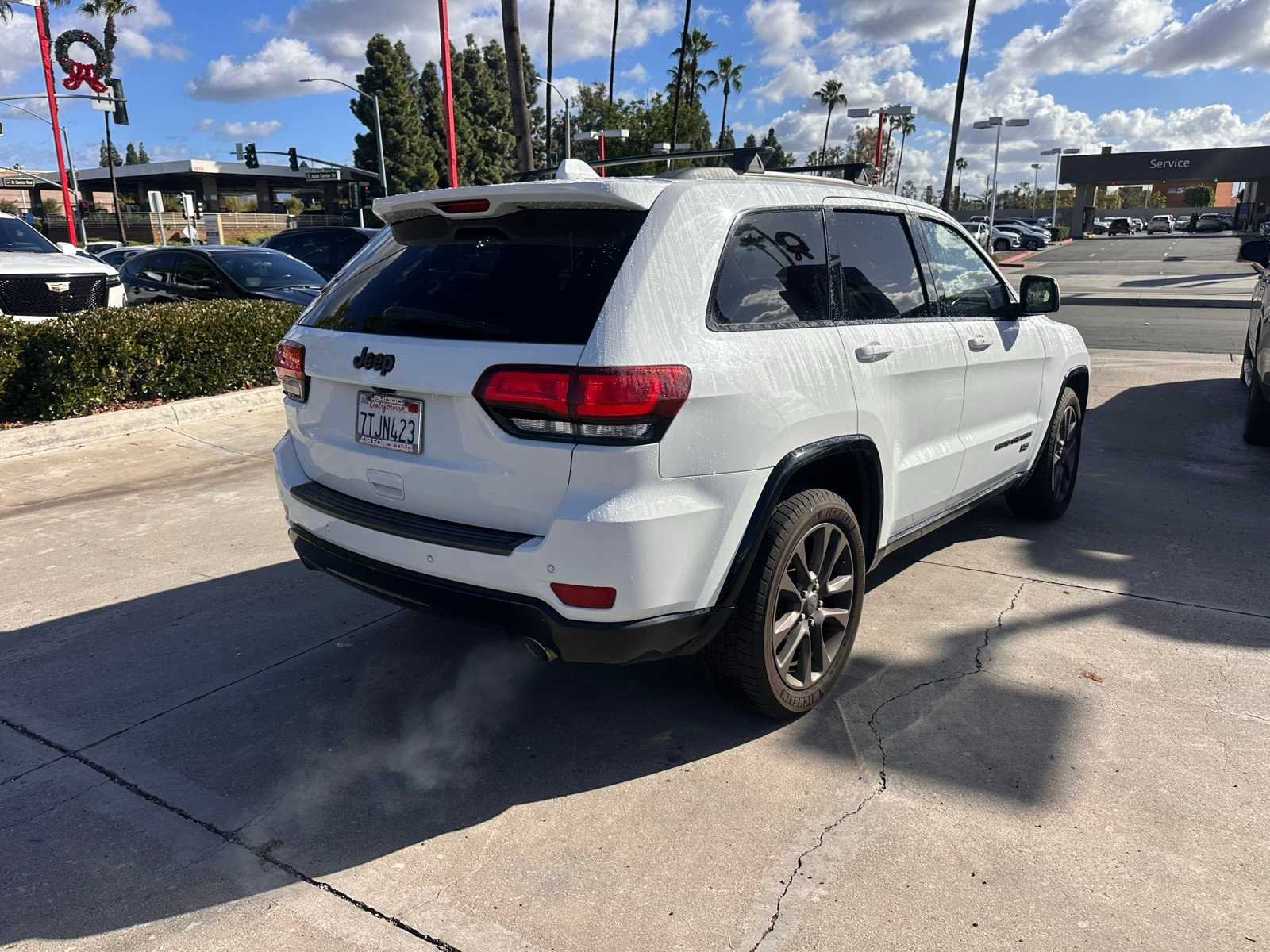 Thumbnail: 2016 Jeep Grand Cherokee - 5