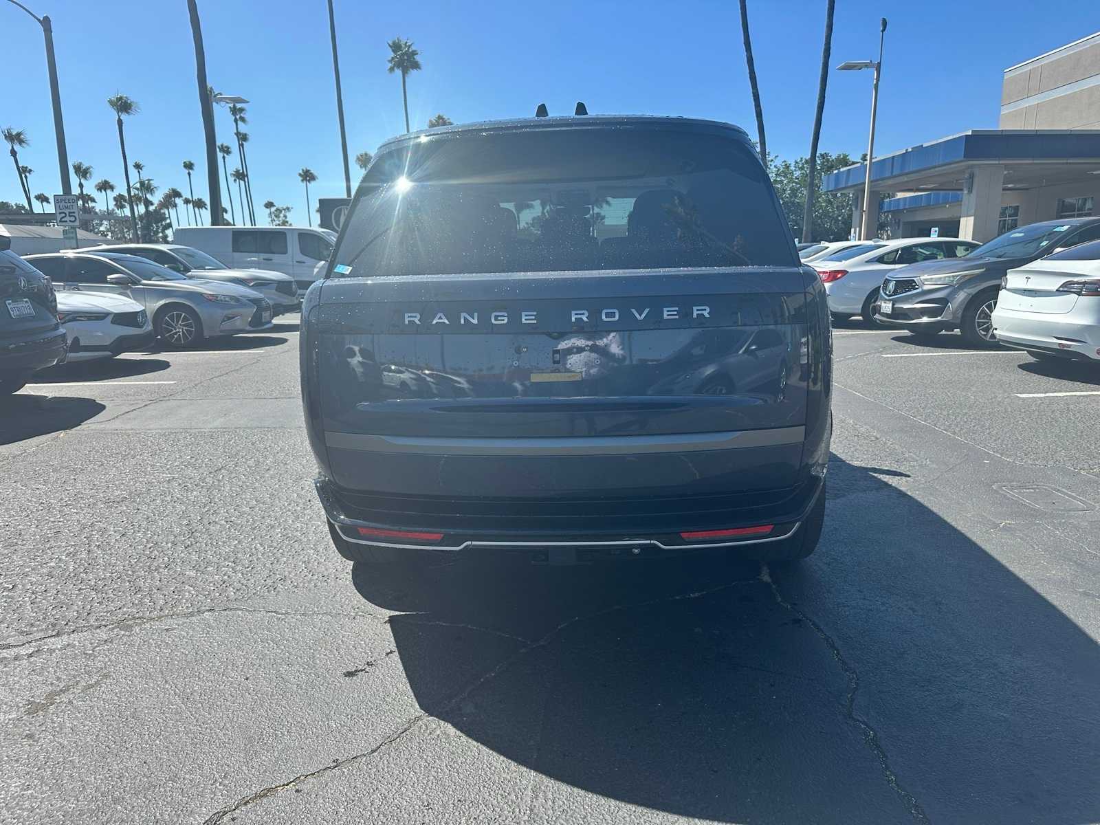 Thumbnail: 2025 Land Rover Range Rover - 4
