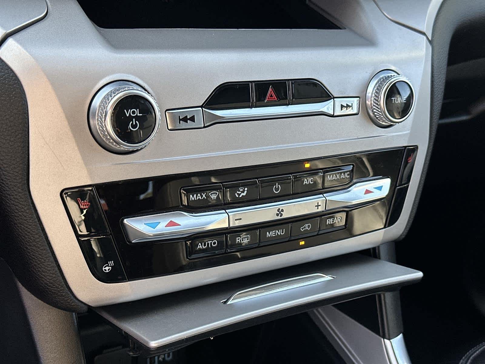 Thumbnail: 2023 Ford Explorer - 27