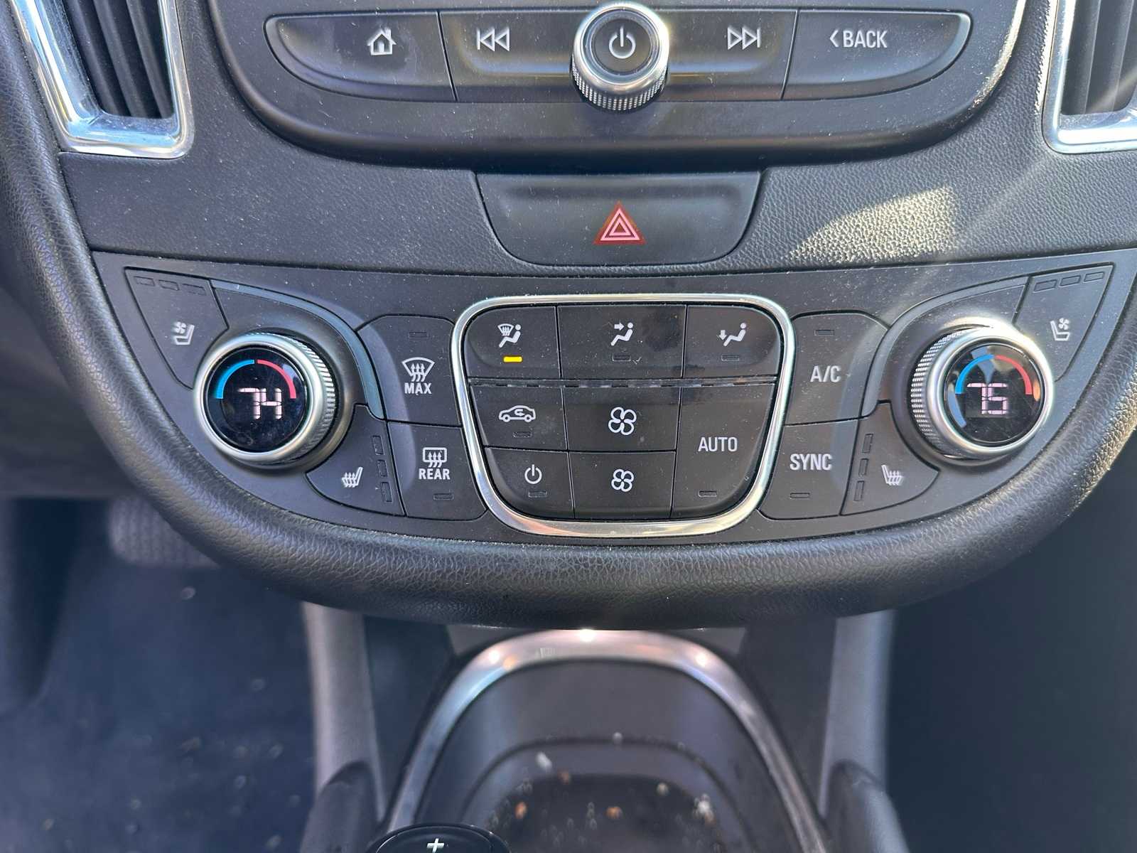 Thumbnail: 2018 Chevrolet Malibu - 16