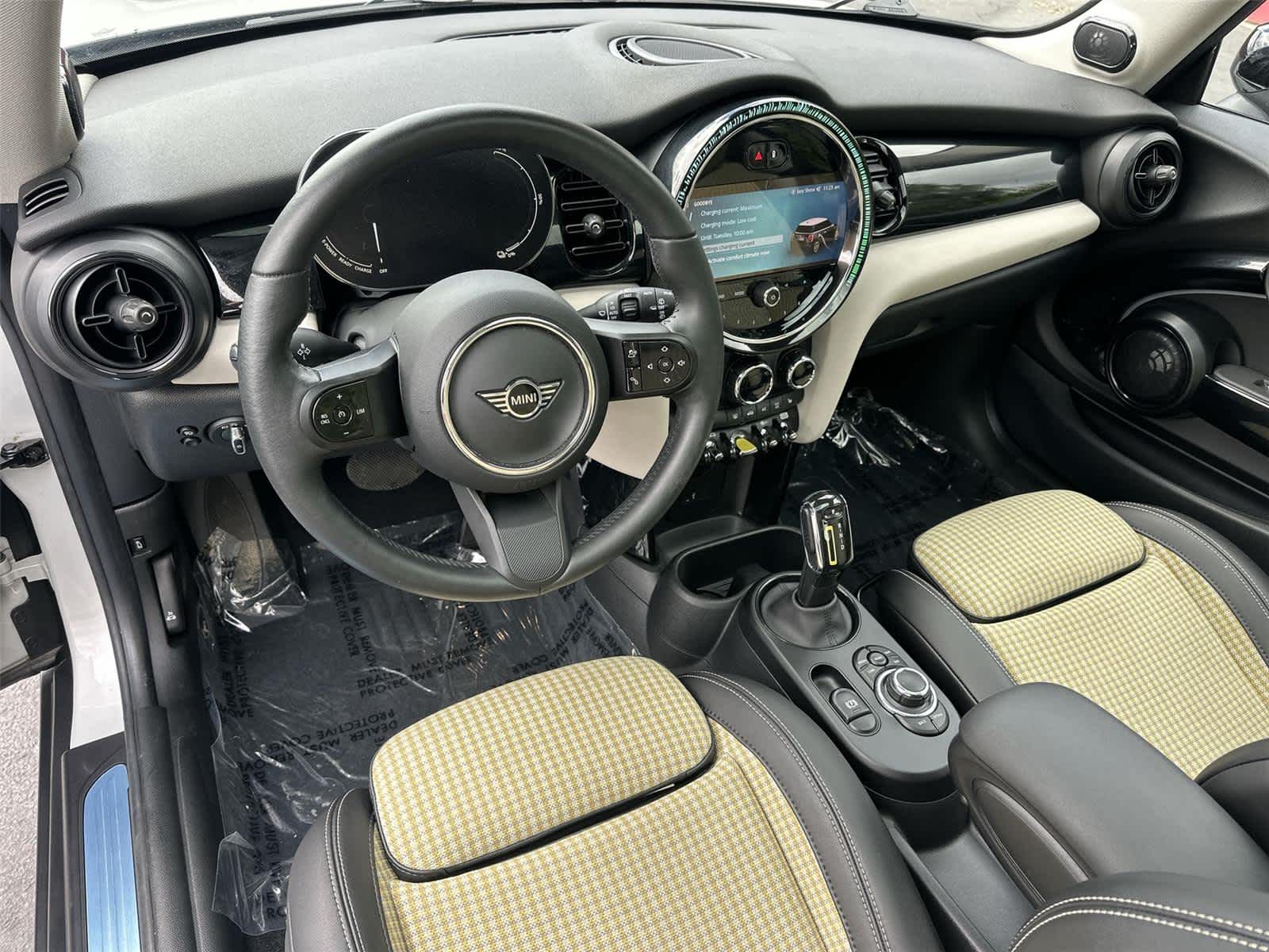 Thumbnail: 2022 MINI Cooper Hardtop - 10