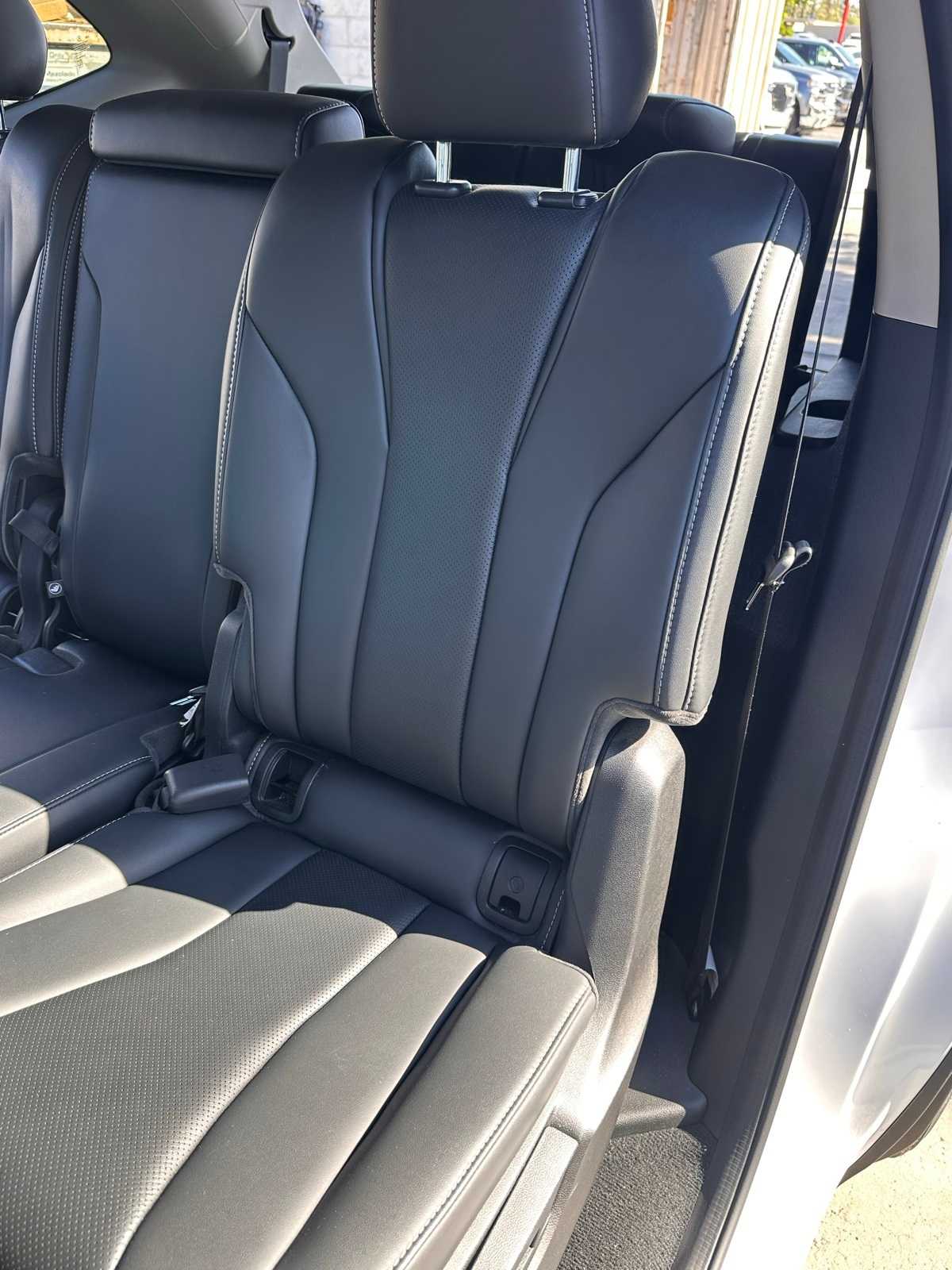 Thumbnail: 2023 Acura MDX - 12