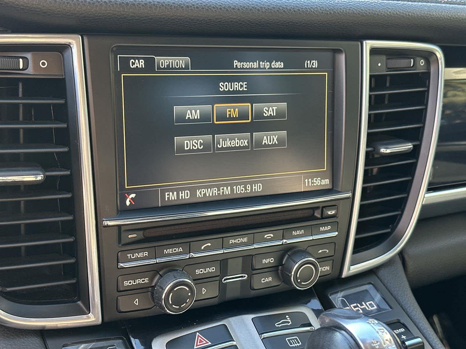 Thumbnail: 2016 Porsche Panamera - 16