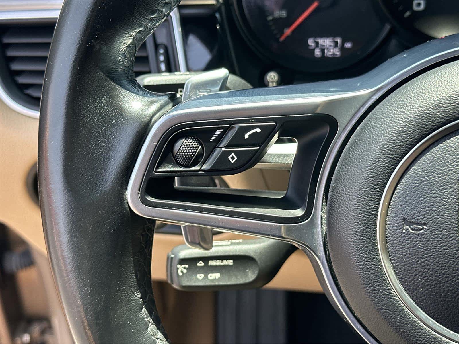 Thumbnail: 2018 Porsche Macan - 24