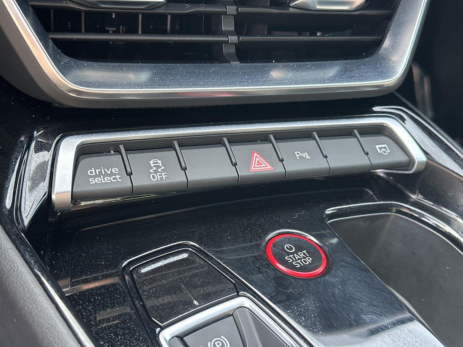 Thumbnail: 2022 Audi e-tron GT - 26