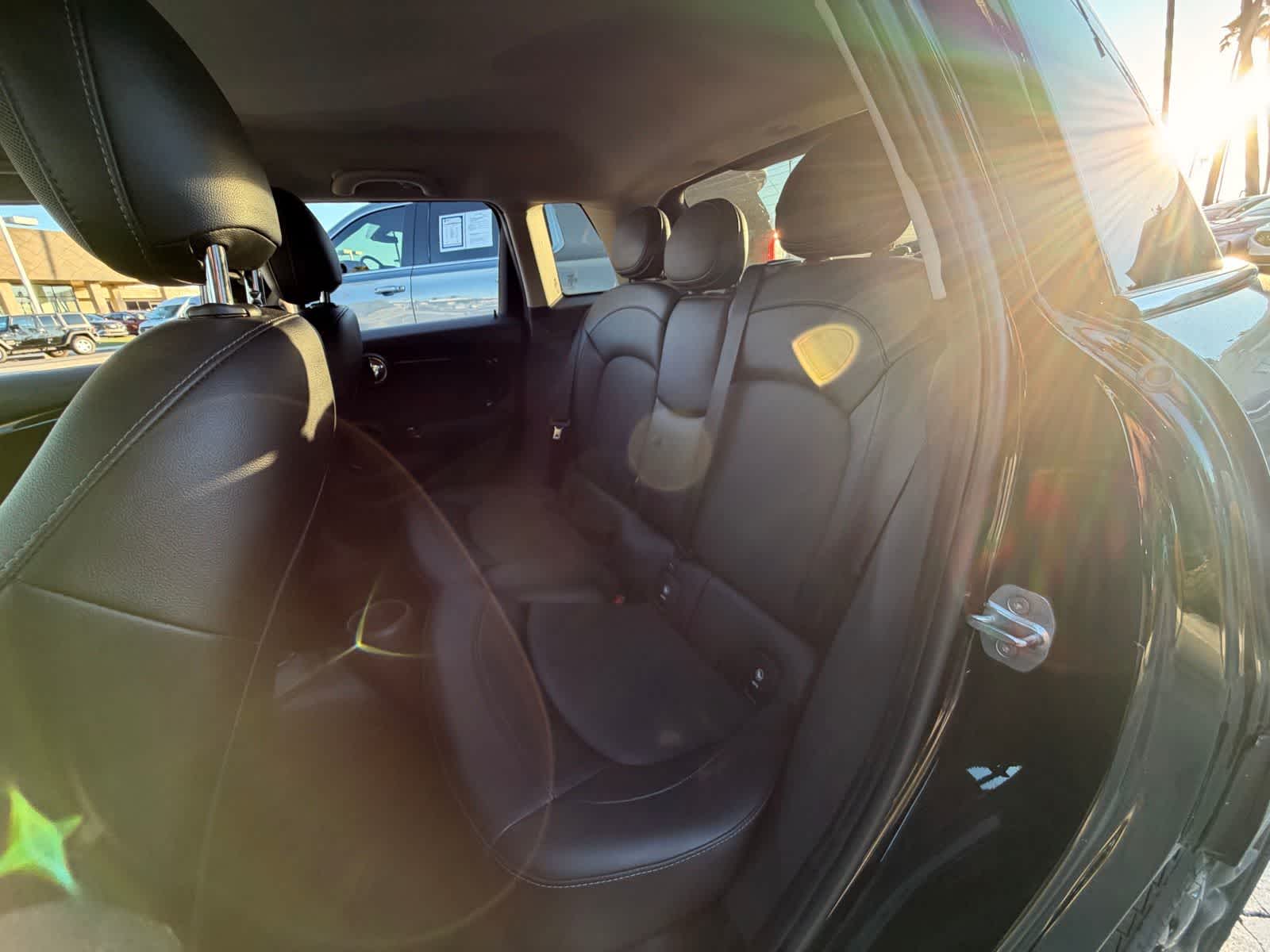 Thumbnail: 2017 MINI Cooper Hardtop - 10