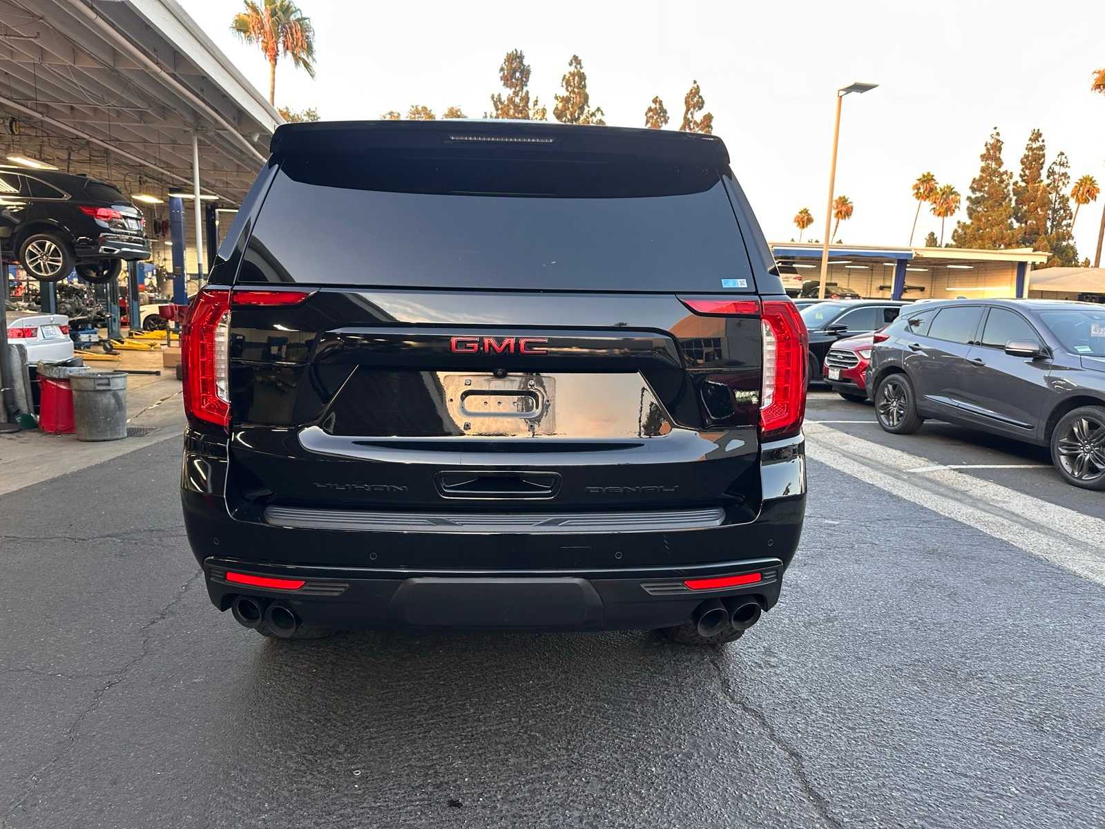 Thumbnail: 2022 GMC Yukon XL - 4