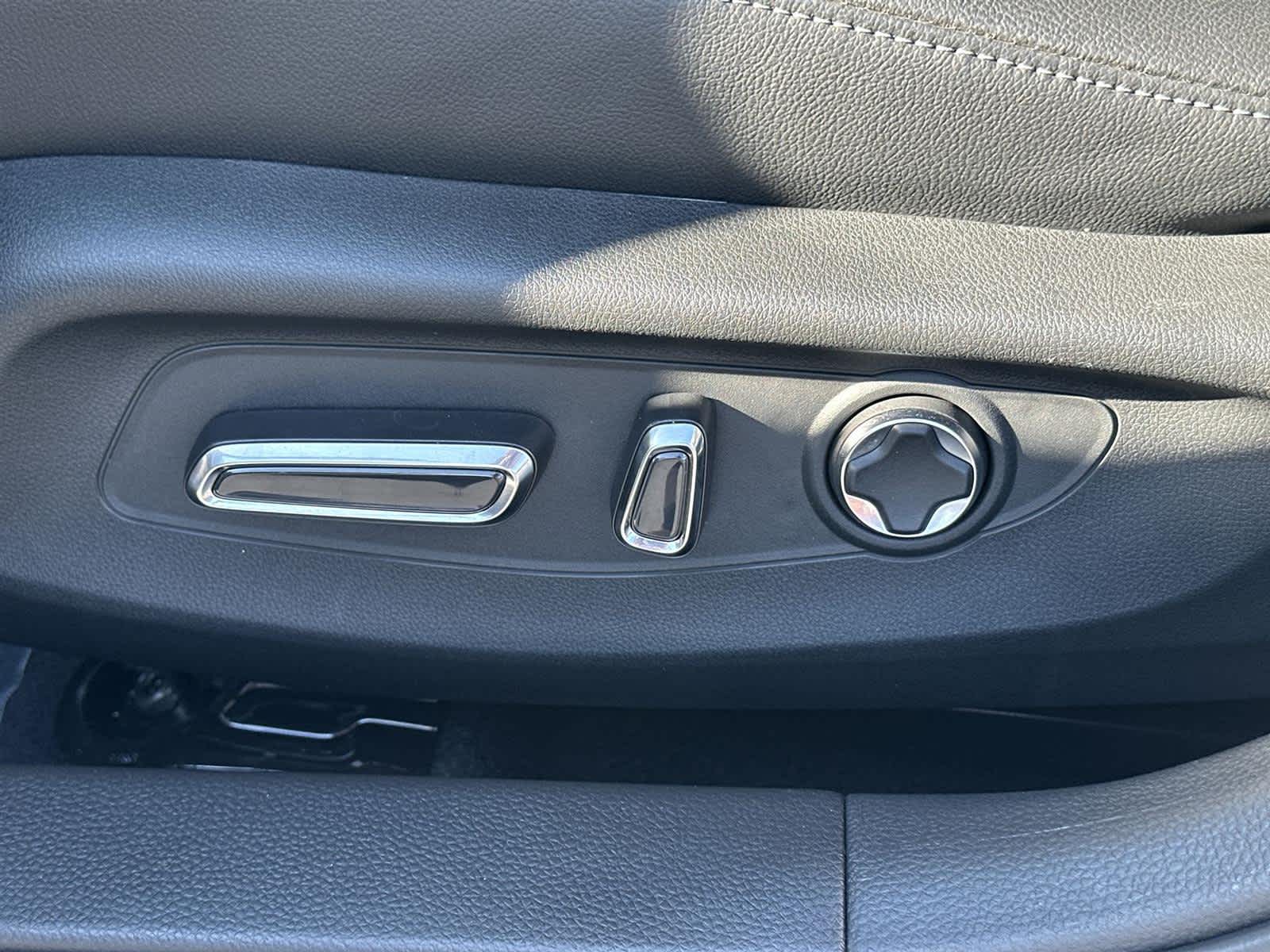 Thumbnail: 2025 Acura Integra - 22