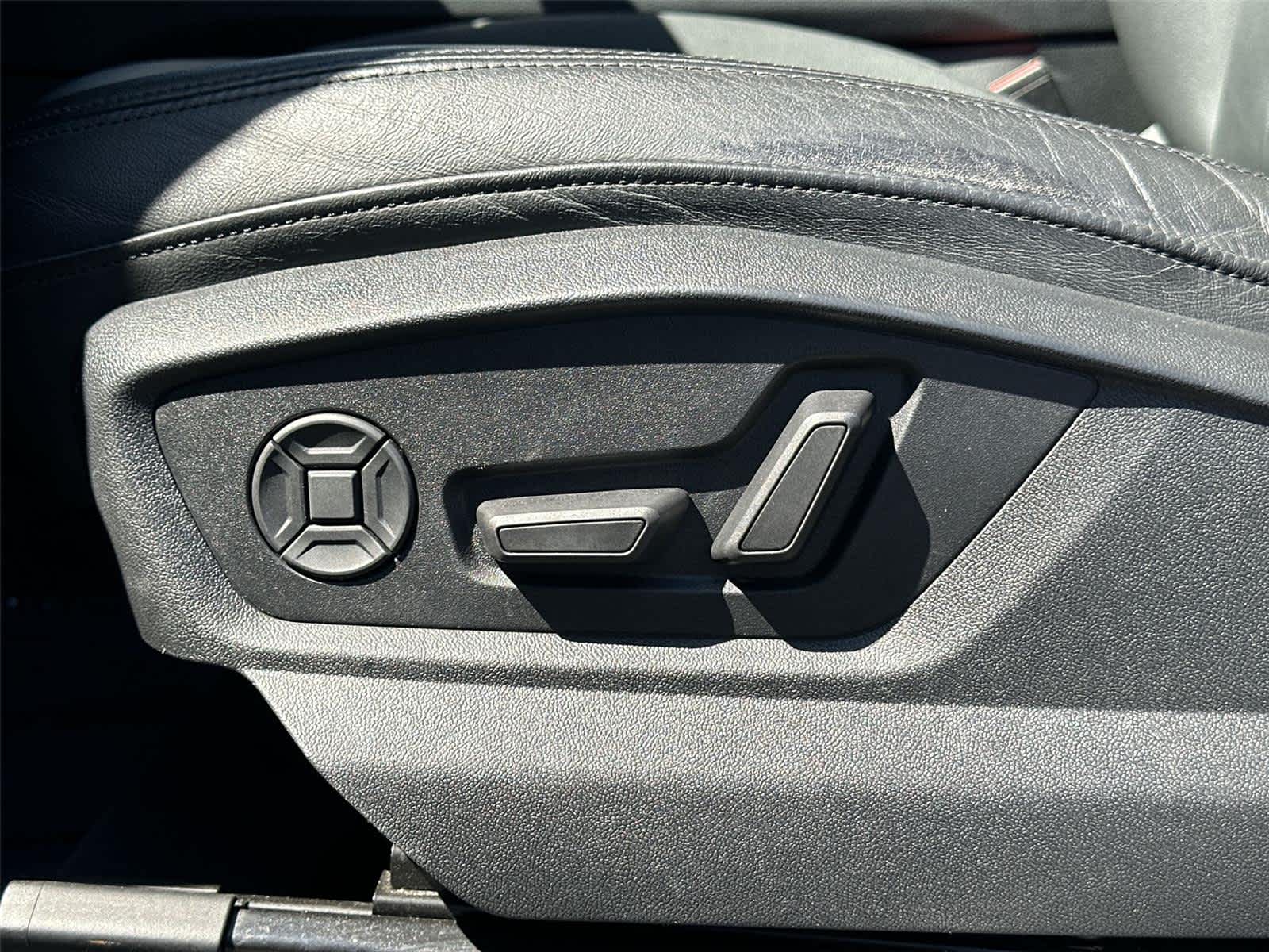 Thumbnail: 2021 Audi Q7 - 23