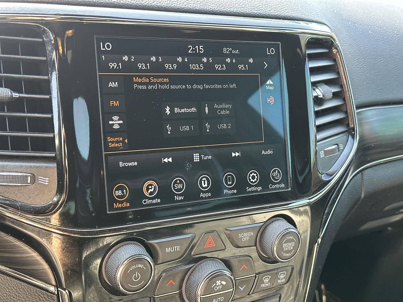 Thumbnail: 2020 Jeep Grand Cherokee - 16