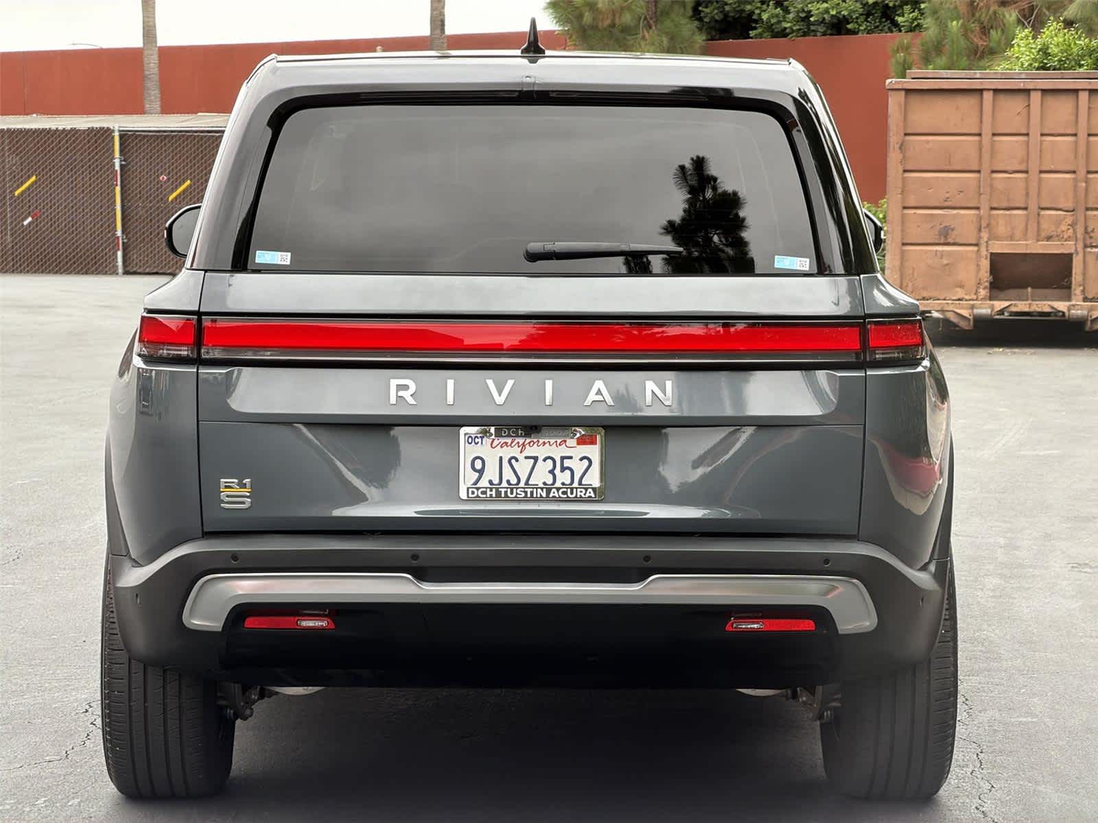 Thumbnail: 2023 Rivian R1S - 5