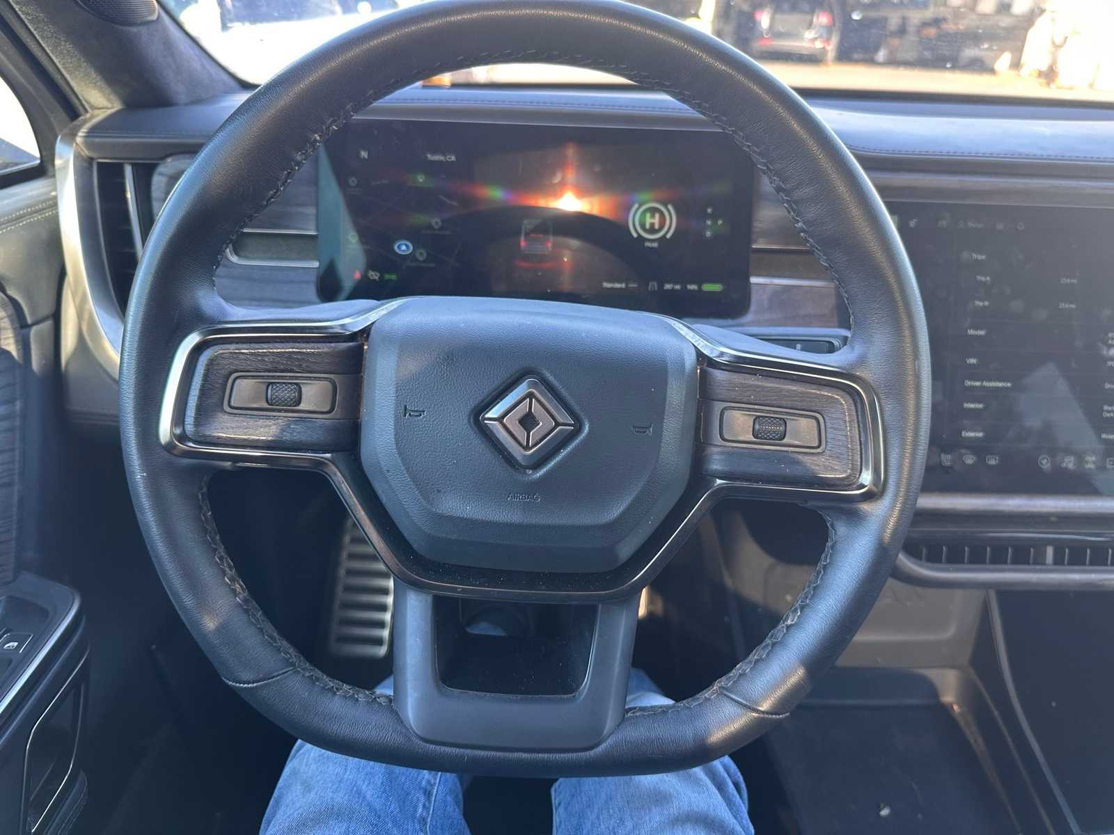 Thumbnail: 2023 Rivian R1S - 17