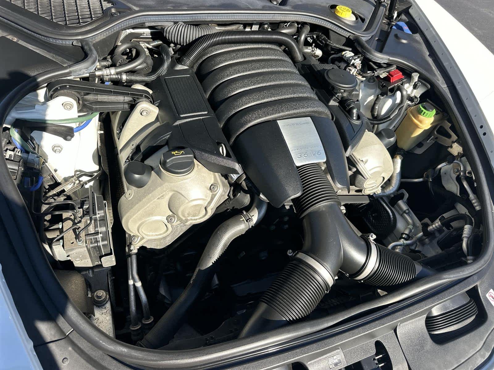 Thumbnail: 2016 Porsche Panamera - 9