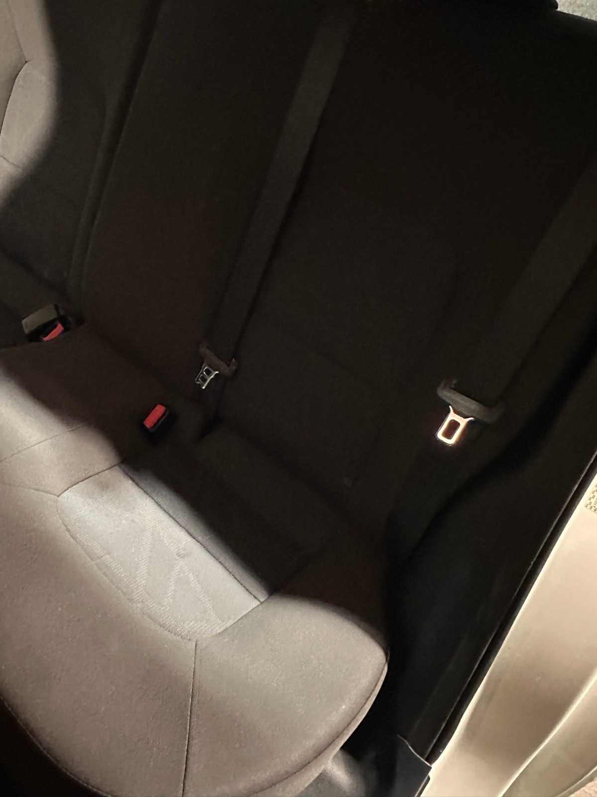 Thumbnail: 2016 Kia Rio - 11