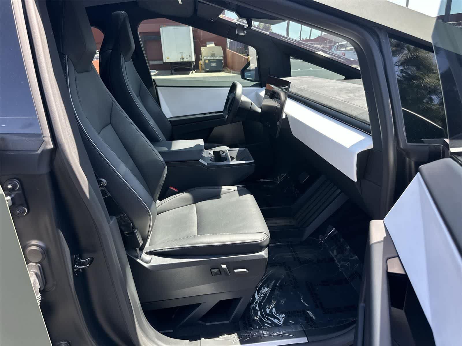 Thumbnail: 2024 Tesla Cybertruck - 15